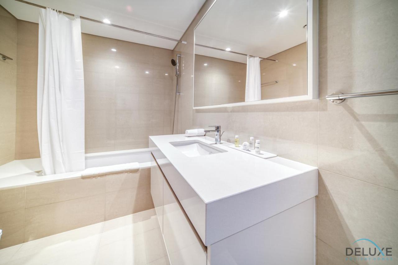 Stylish 2br With Burj Khalifa View At Burj Royale Downtown By Deluxe Homes Apartment Dubai