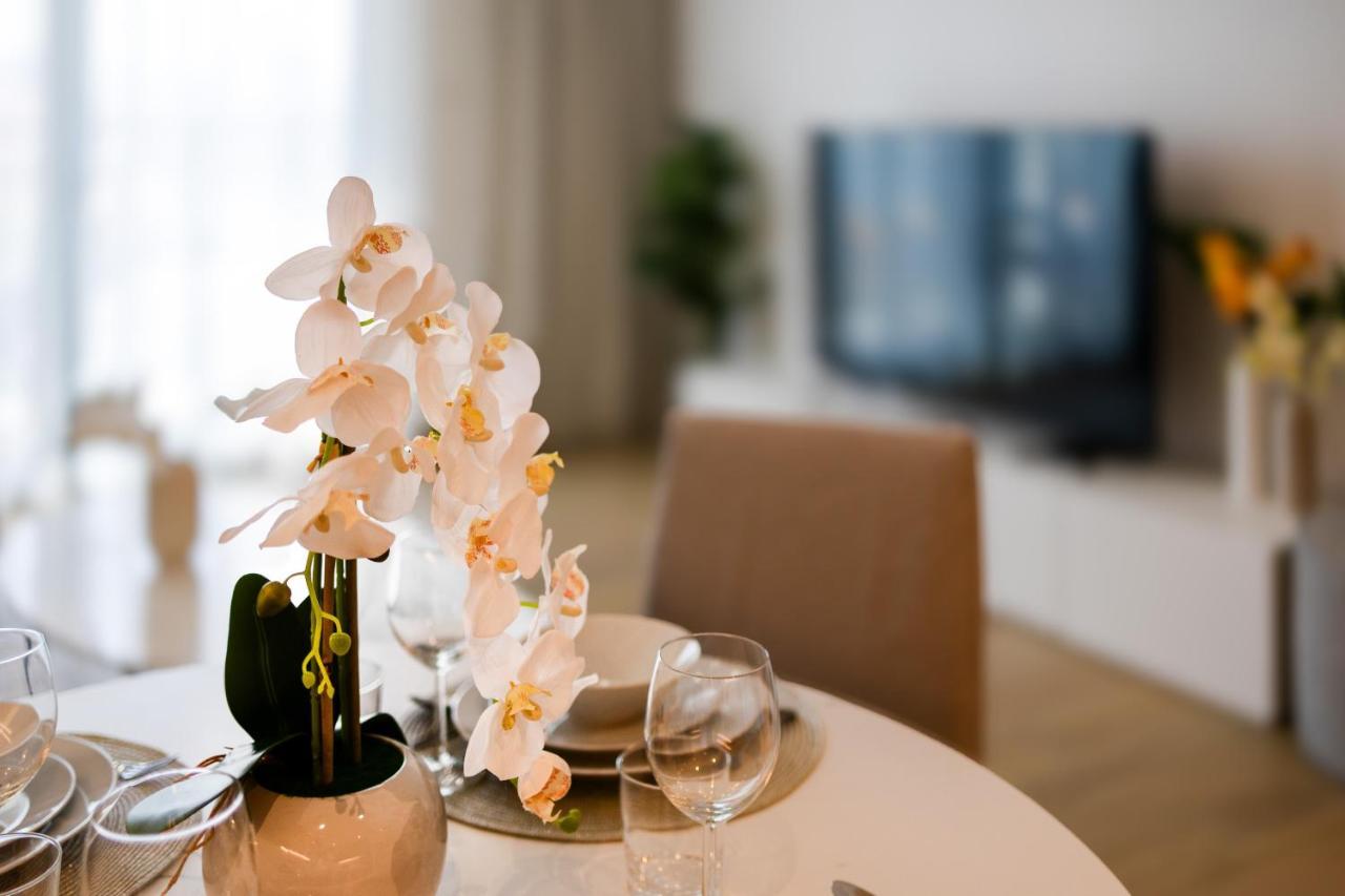 Amazing 1 Bedroom In Port De La Near The Sea Apartment Dubai