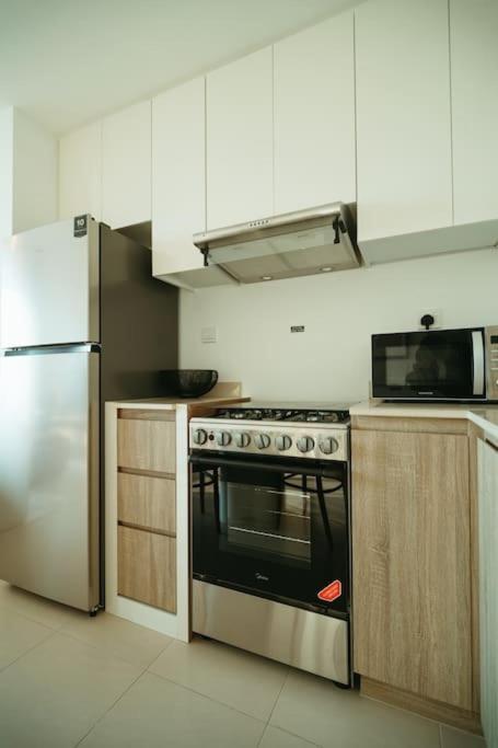 Spacious Modern 1 Bedroom Town Square, Dubai. Dubai
