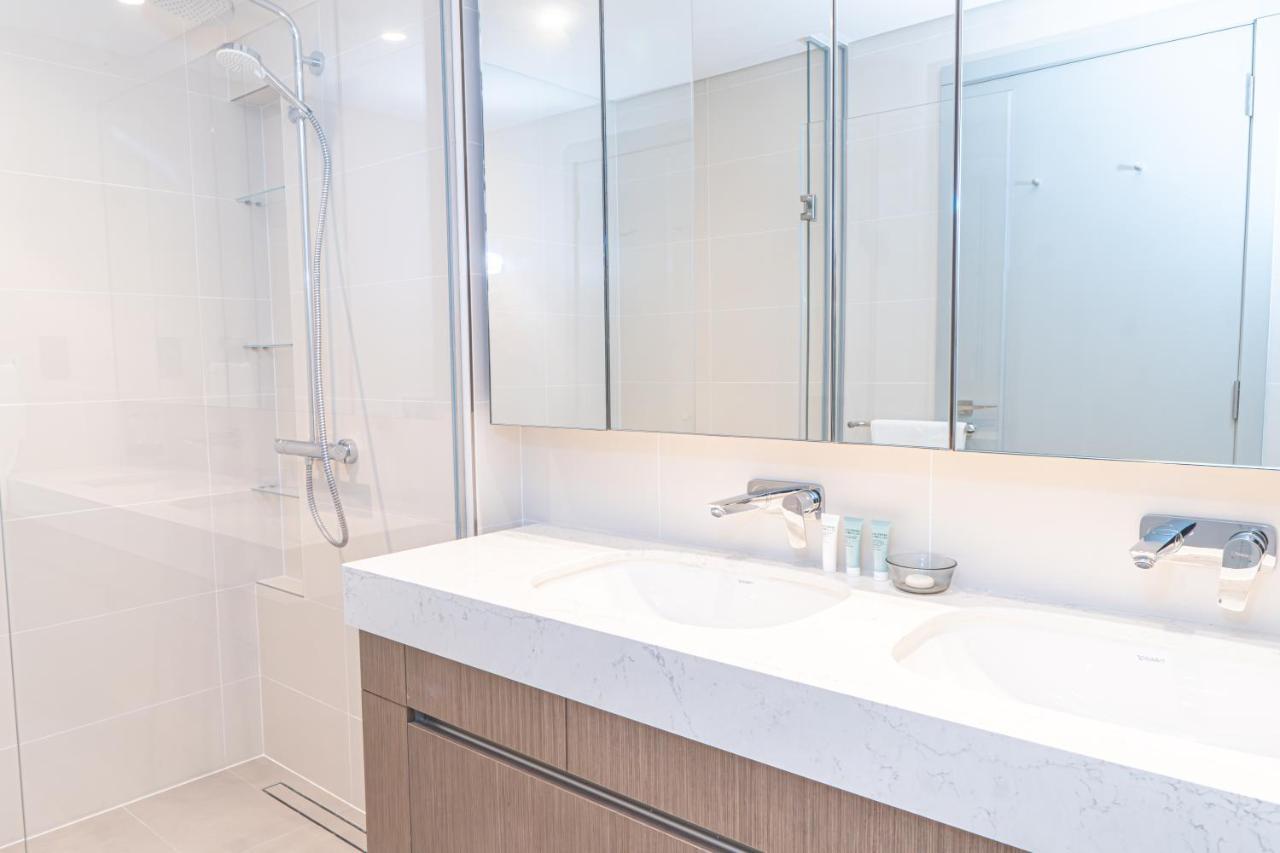 Your Luxury Beachfront Living Apartment *