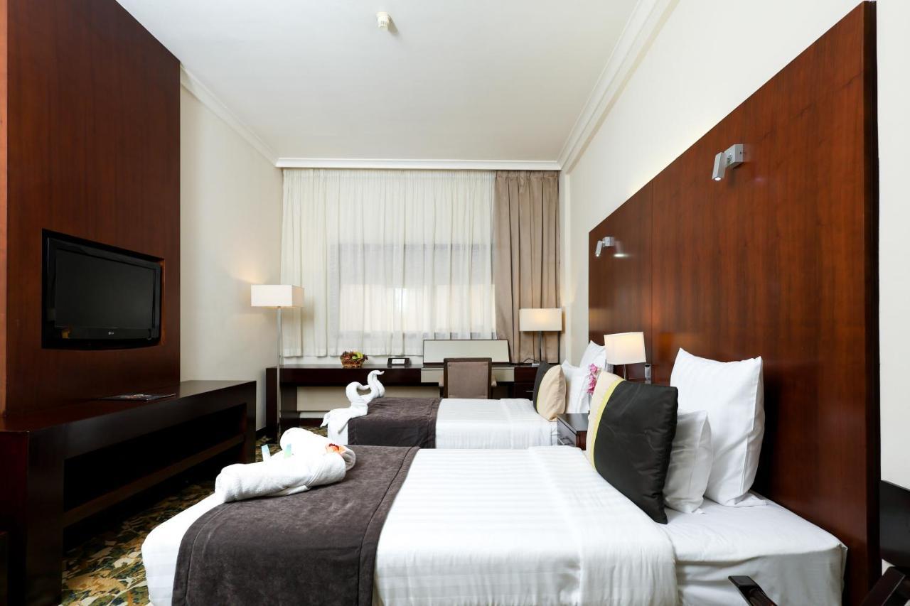 Aavri Otel