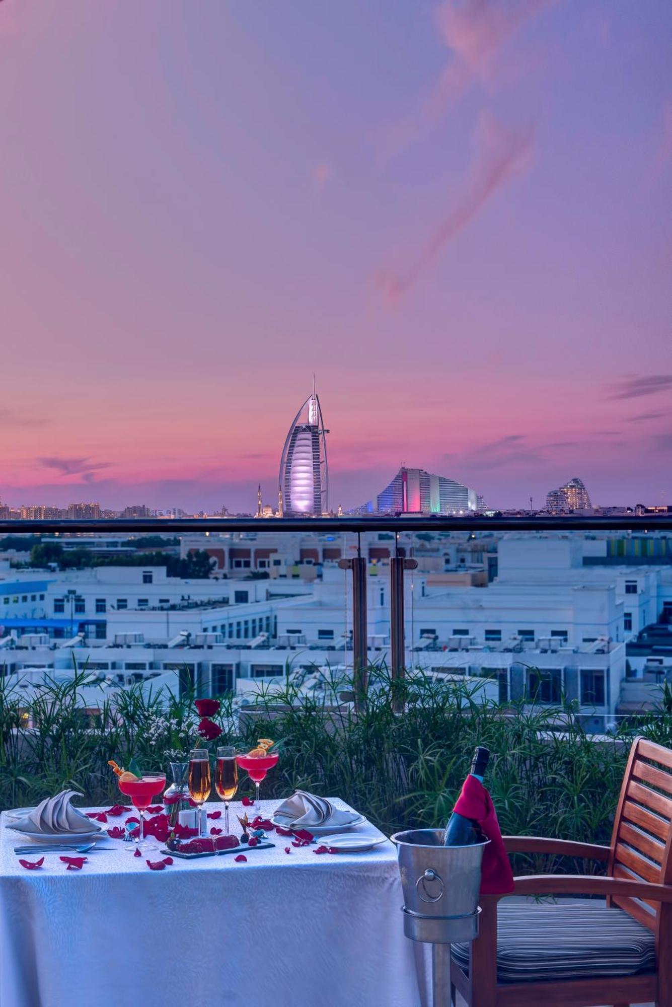 Hotel Metropolitan 4*