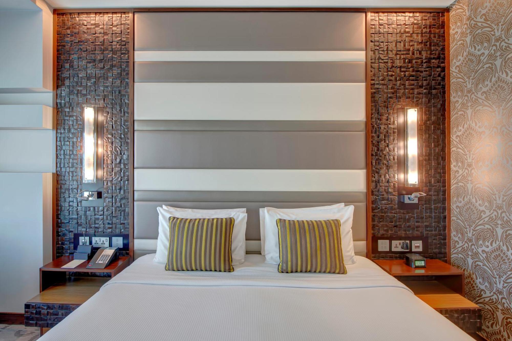 Metropolitan Hotel 4*