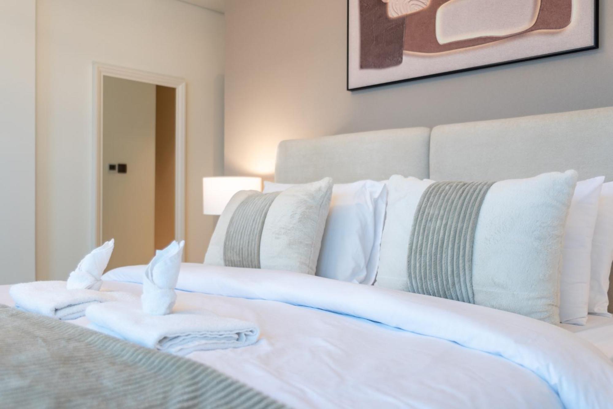 Spacious And Overlooking Burj & Fountains