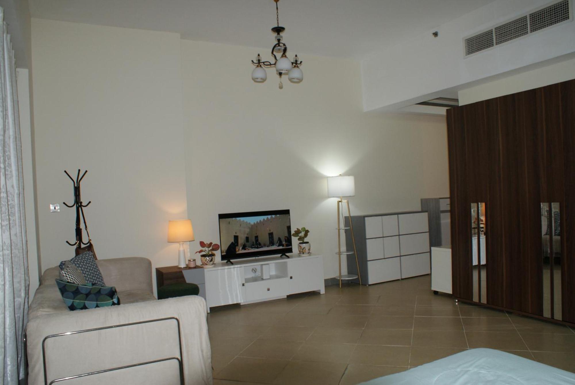 - Cozy, Very Accessible And So Near To Train Station Apartment