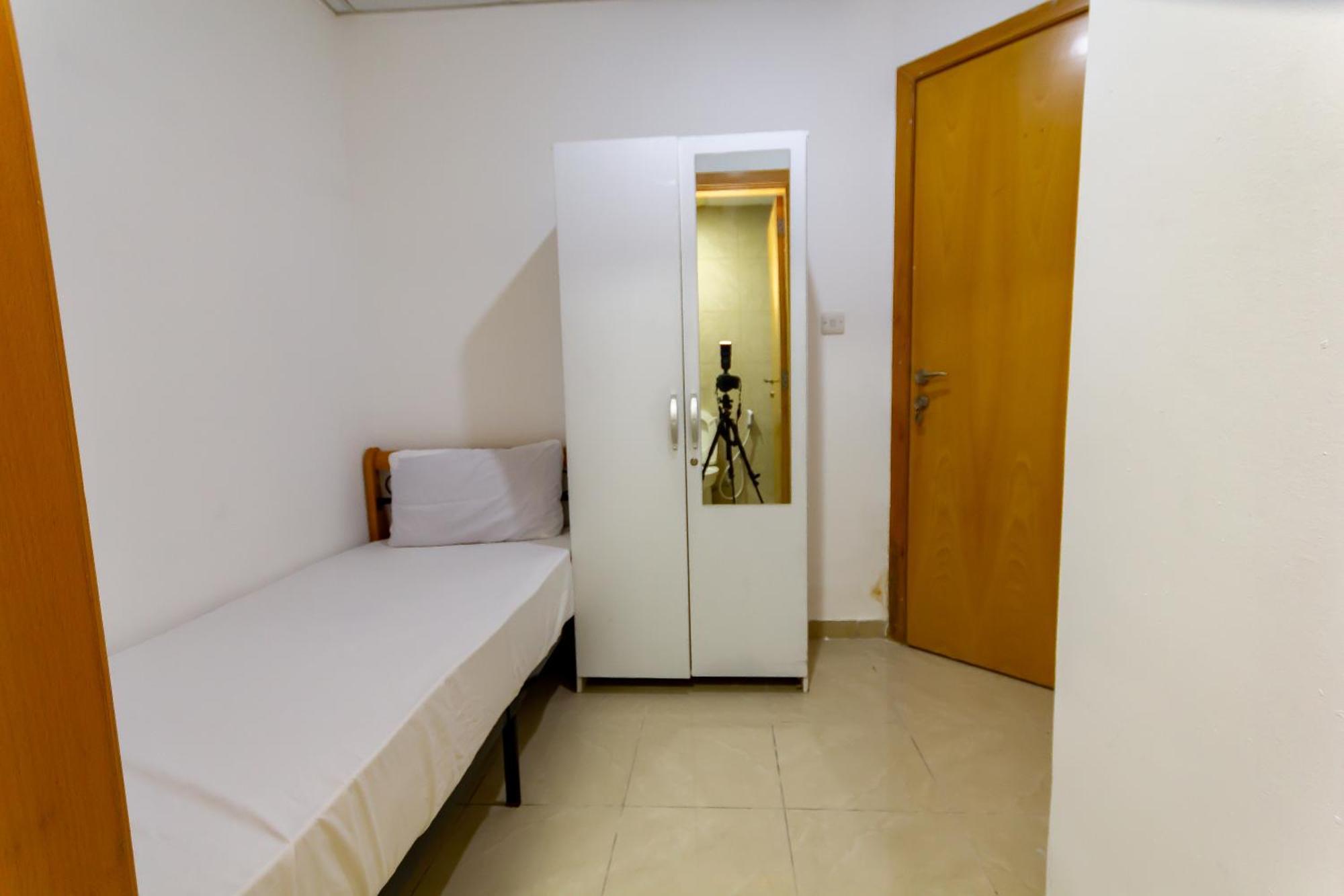 Budget With Private Bathroom For 'girls' Only In Dubai, Marina Apartment