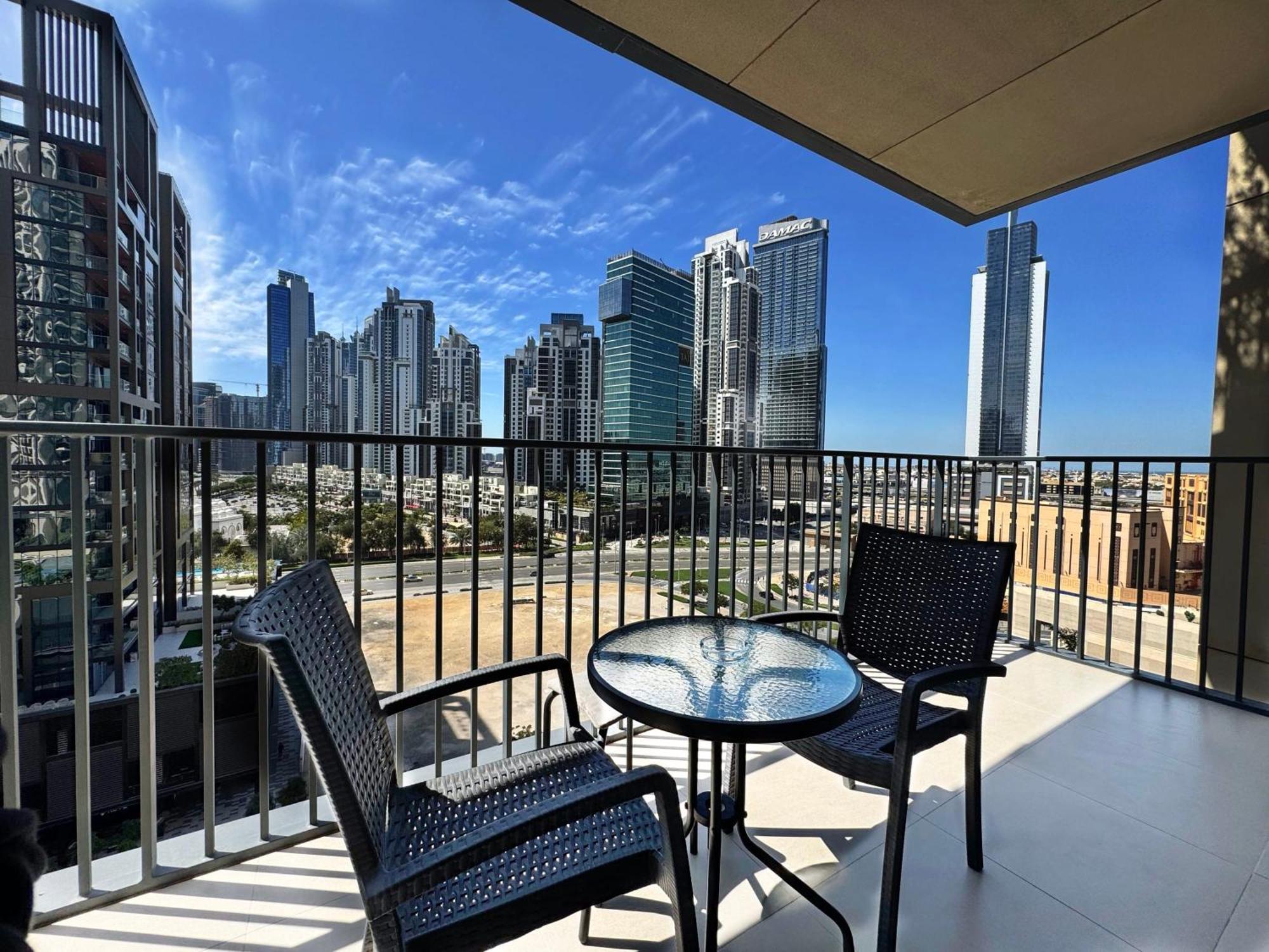 Apartment Spacious And Vibrant 1br In Boulevard Heights Dubai
