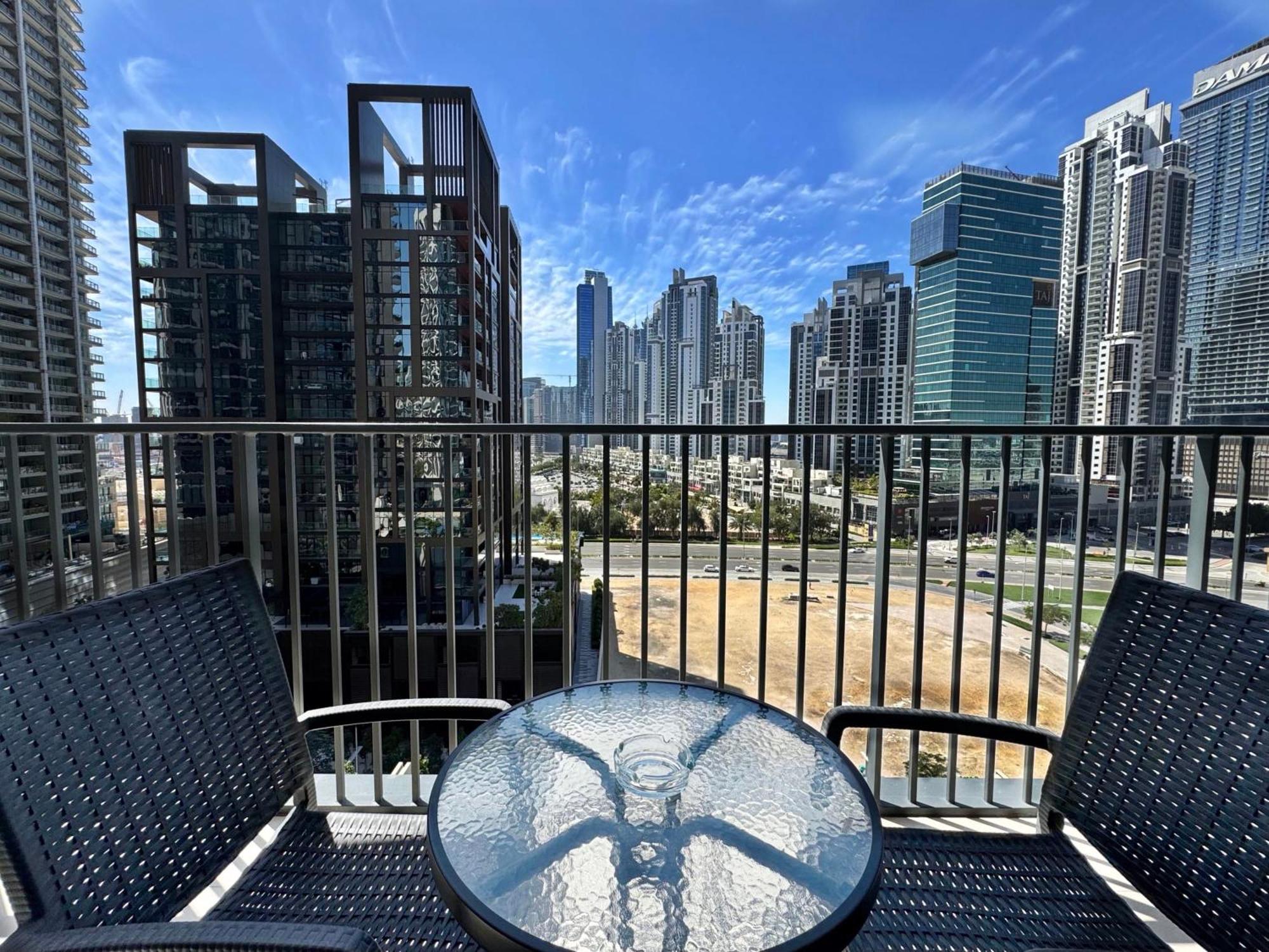 Spacious And Vibrant 1br In Boulevard Heights Apartment Dubai