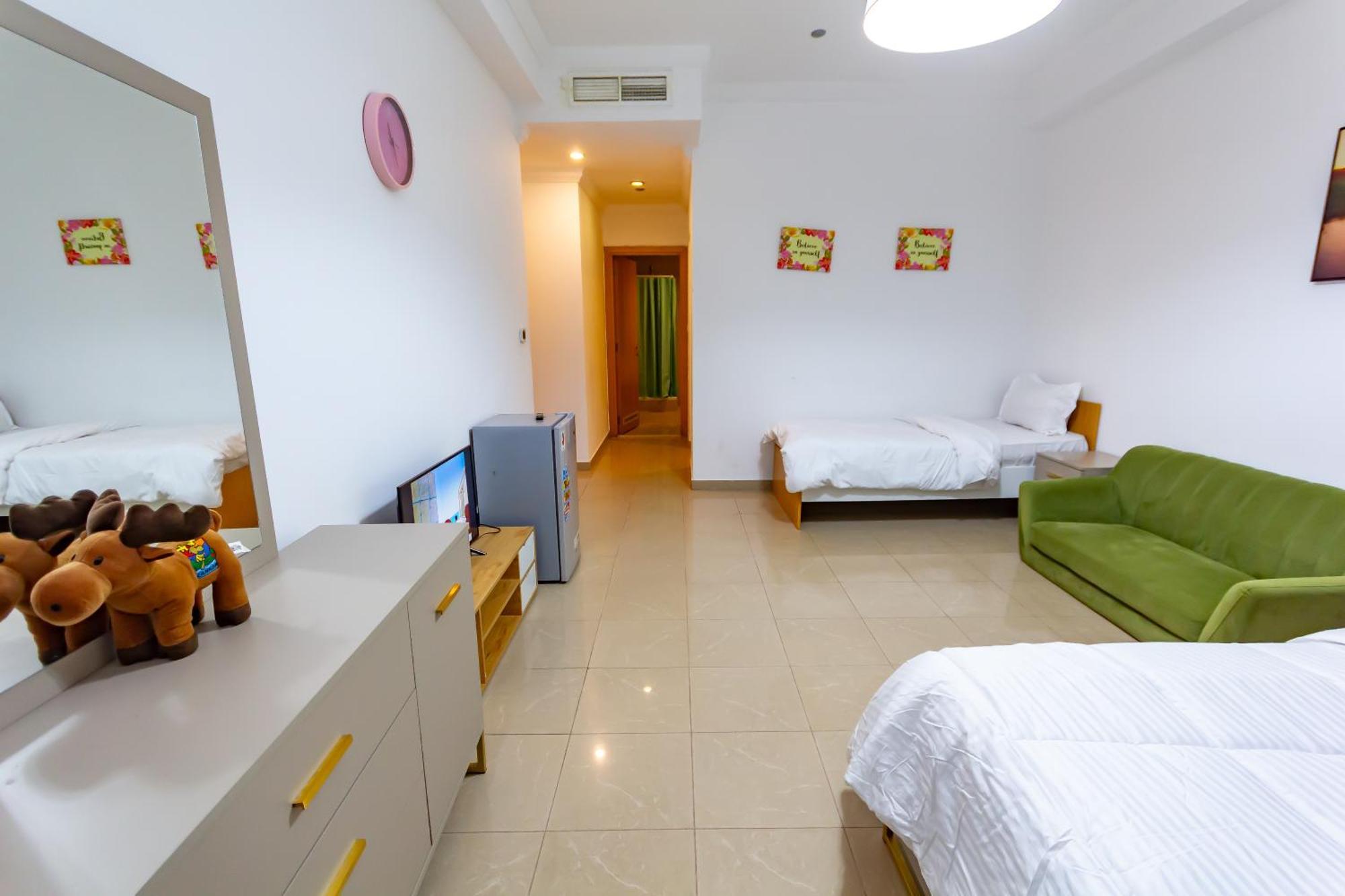 Privatunterkunft Marina Crown Tower For Girls *