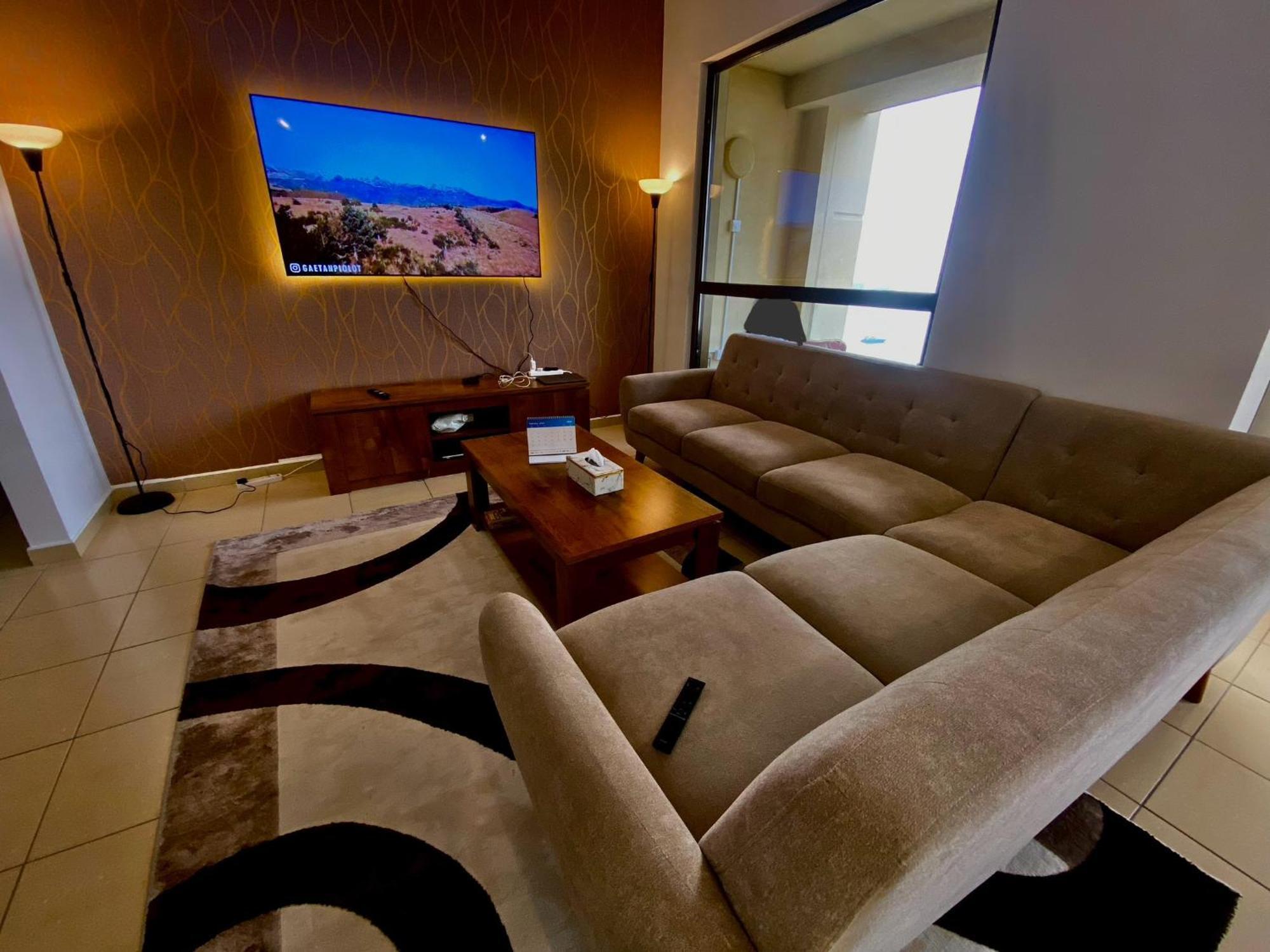 Seaview Beach Jbr - Walk To Beach - Gym - Pool - Metro Station *