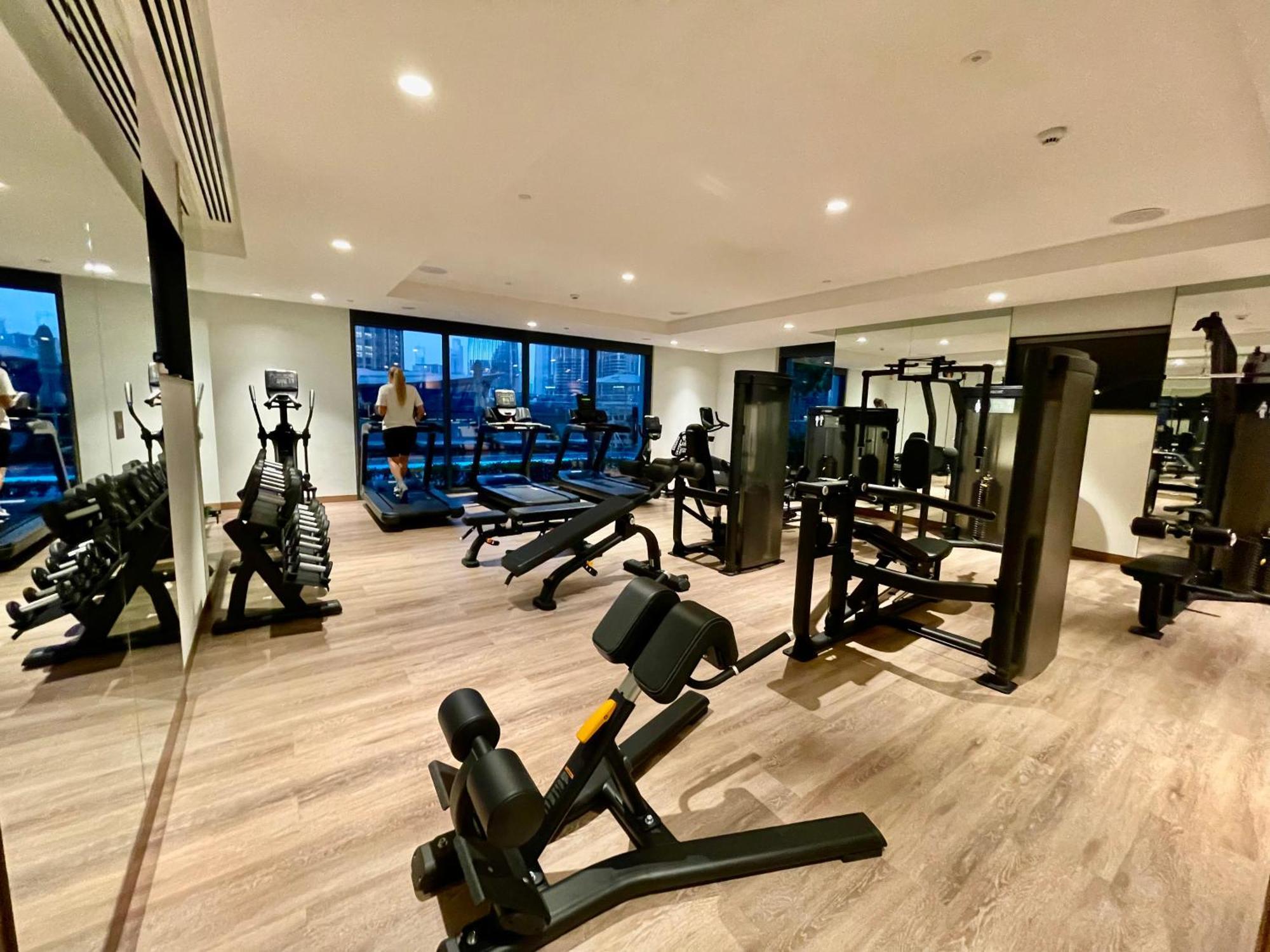 Chic Luxe 2br I High Floor L By Burj Khalifa & Mall I Pool L Gym Apartment *