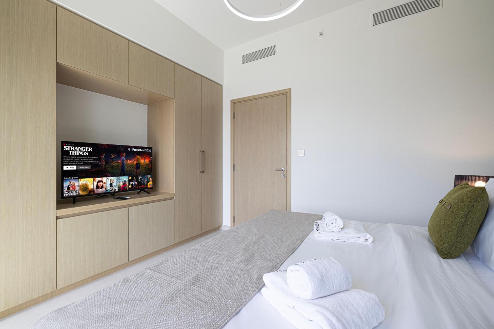 Smartstay At Burj Royale - Full Burj Khalifa View - Brand New Luxury Apartment *