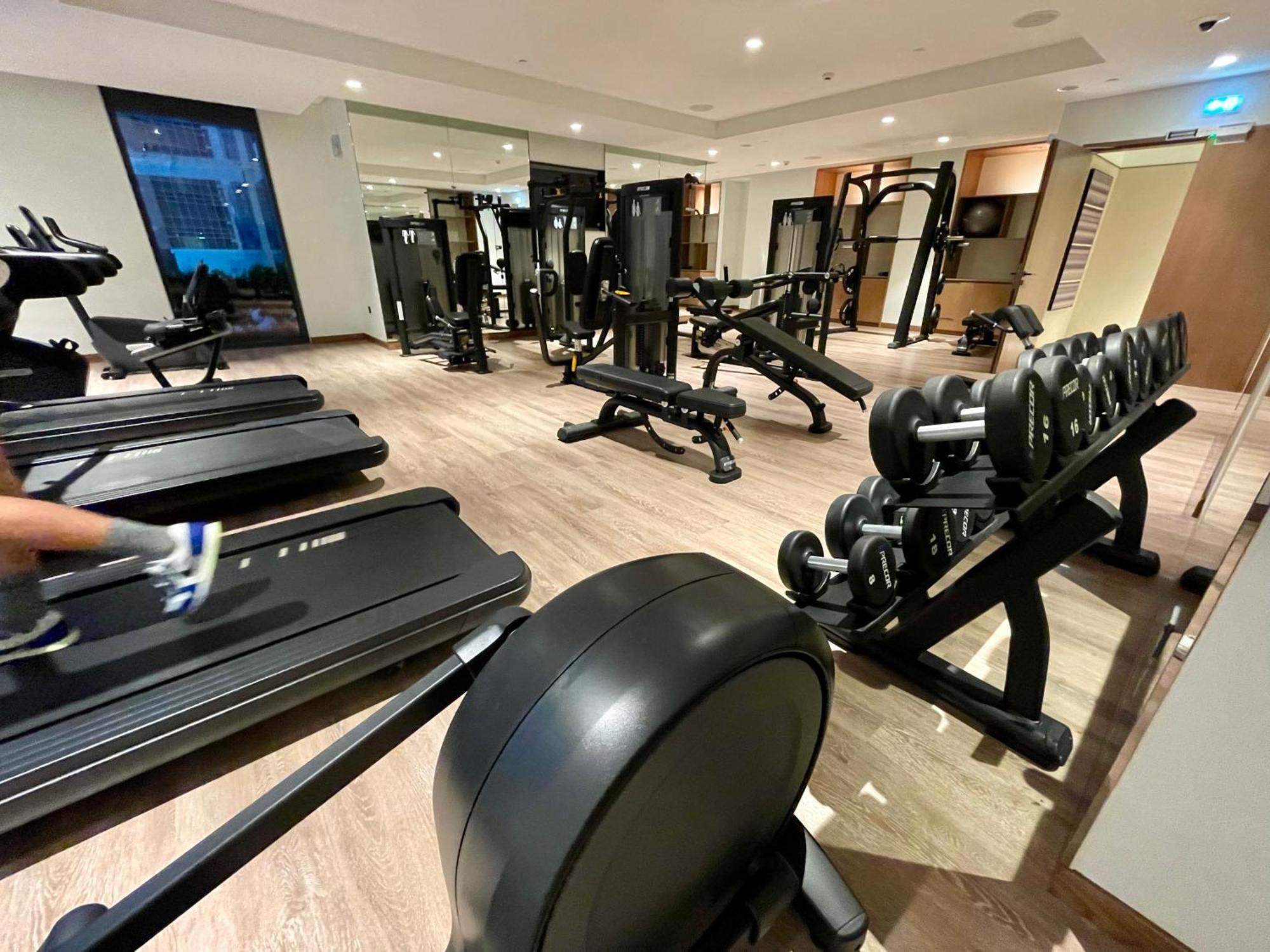Chic Luxe 2br I High Floor L By Burj Khalifa & Mall I Pool L Gym * Dubai