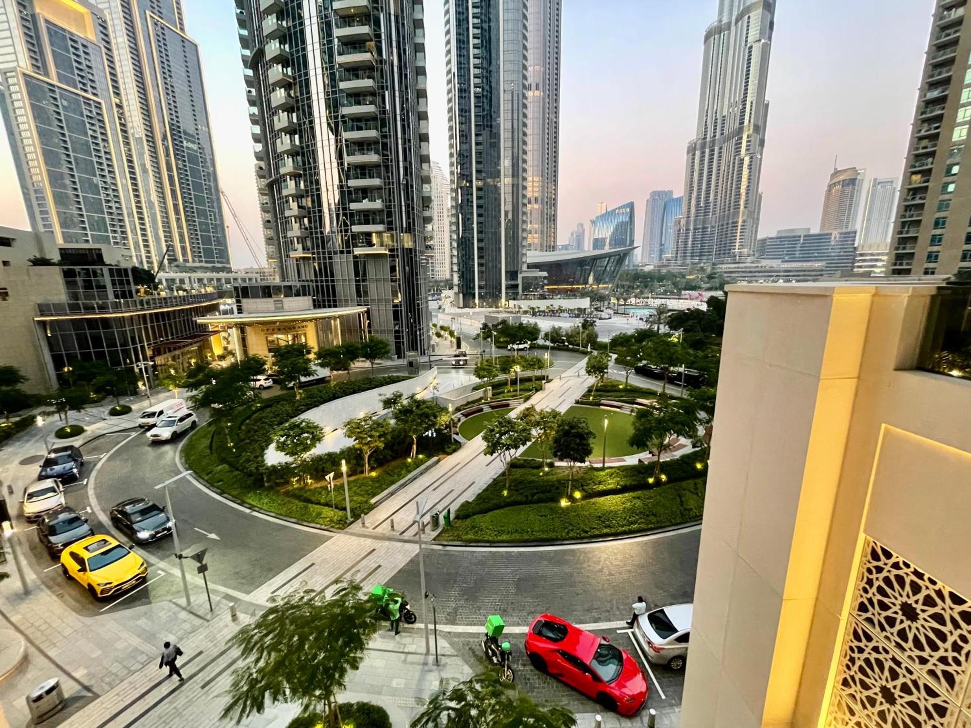 Chic Luxe 2br I High Floor L By Burj Khalifa & Mall I Pool L Gym