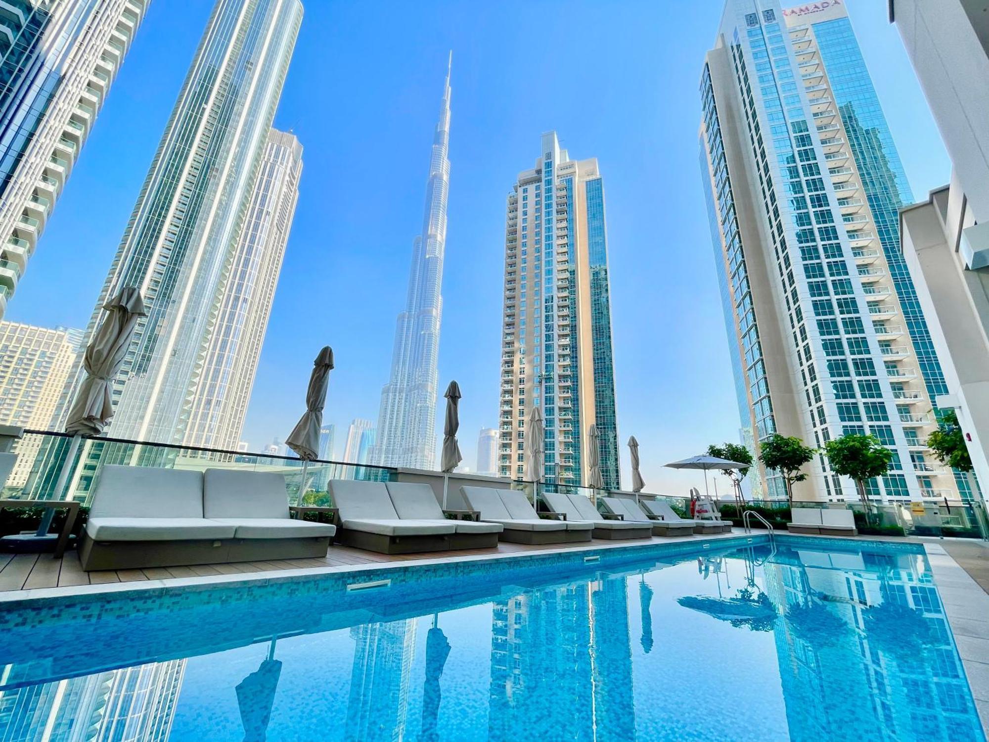 Chic Luxe 2br I High Floor L By Burj Khalifa & Mall I Pool L Gym * Dubai