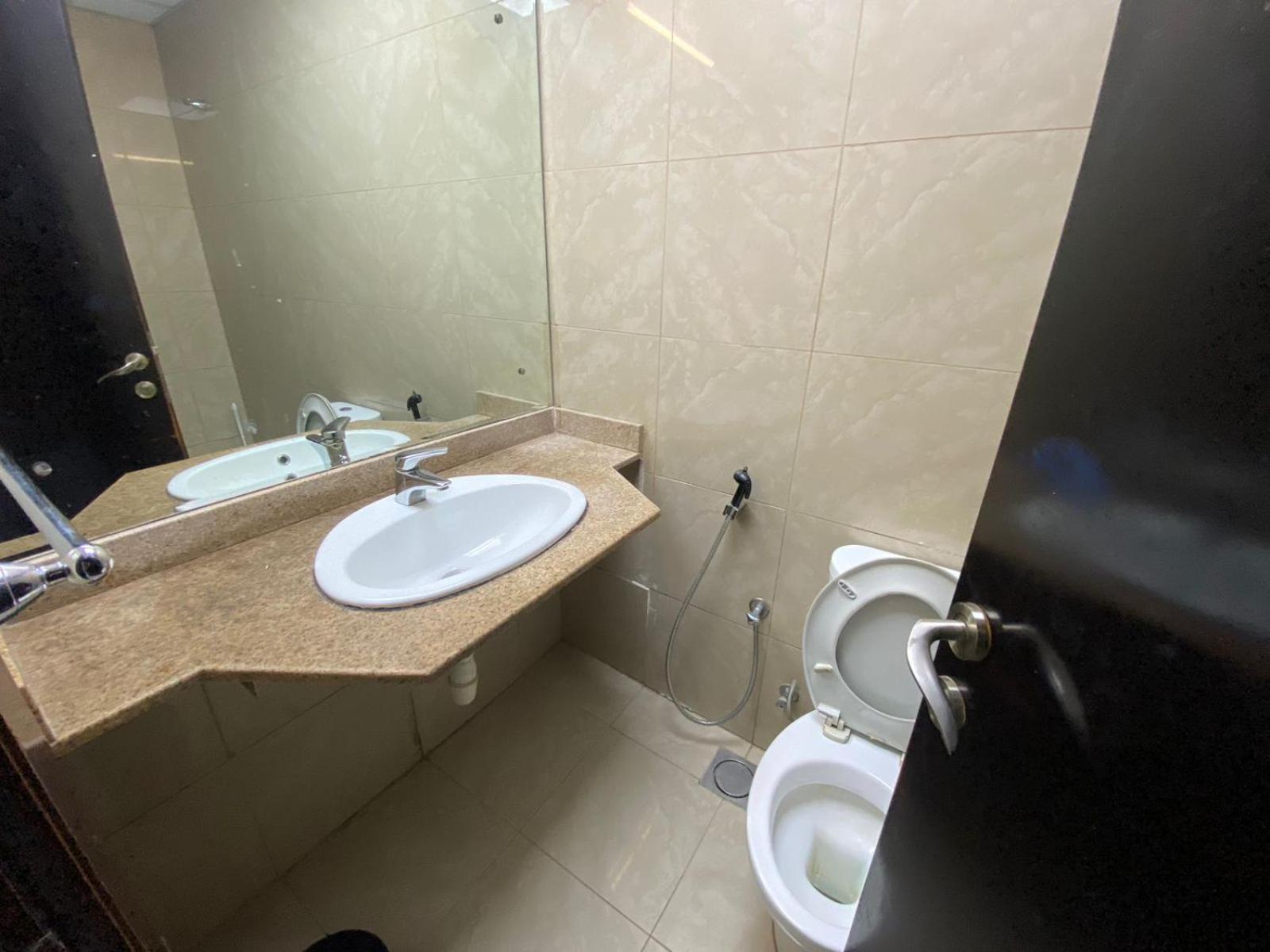 Budget With Private Bathroom For 'girls' Only In Dubai, Marina Apartment Dubai