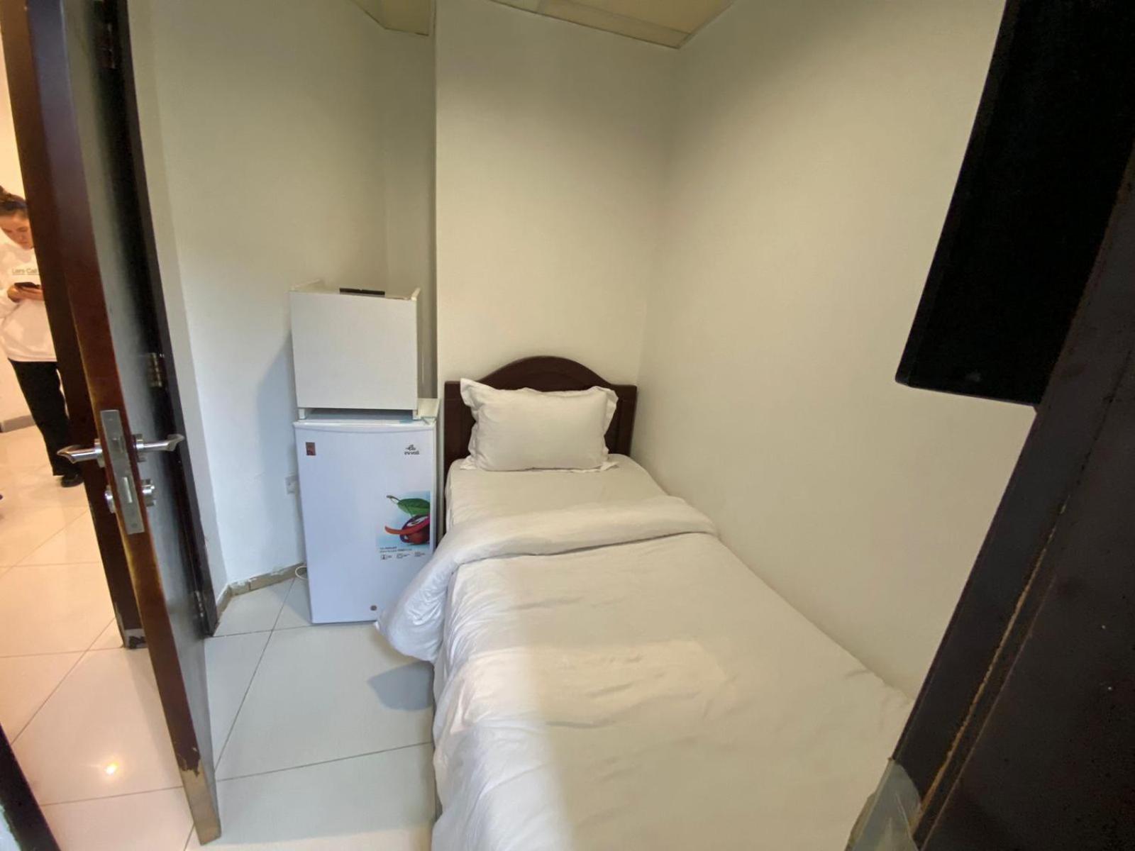 Budget With Private Bathroom For 'girls' Only In Dubai, Marina *