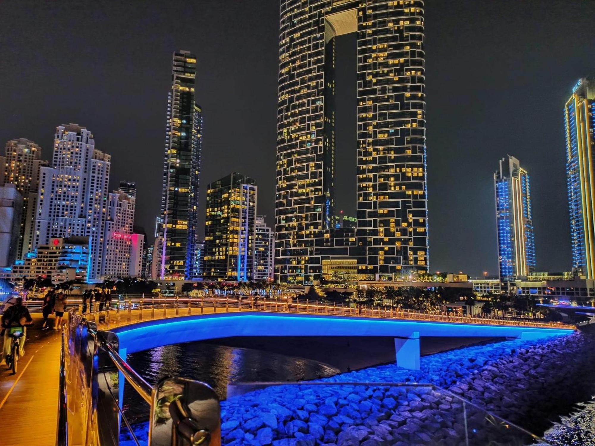 Seaview Beach Jbr - Walk To Beach - Gym - Pool - Metro Station