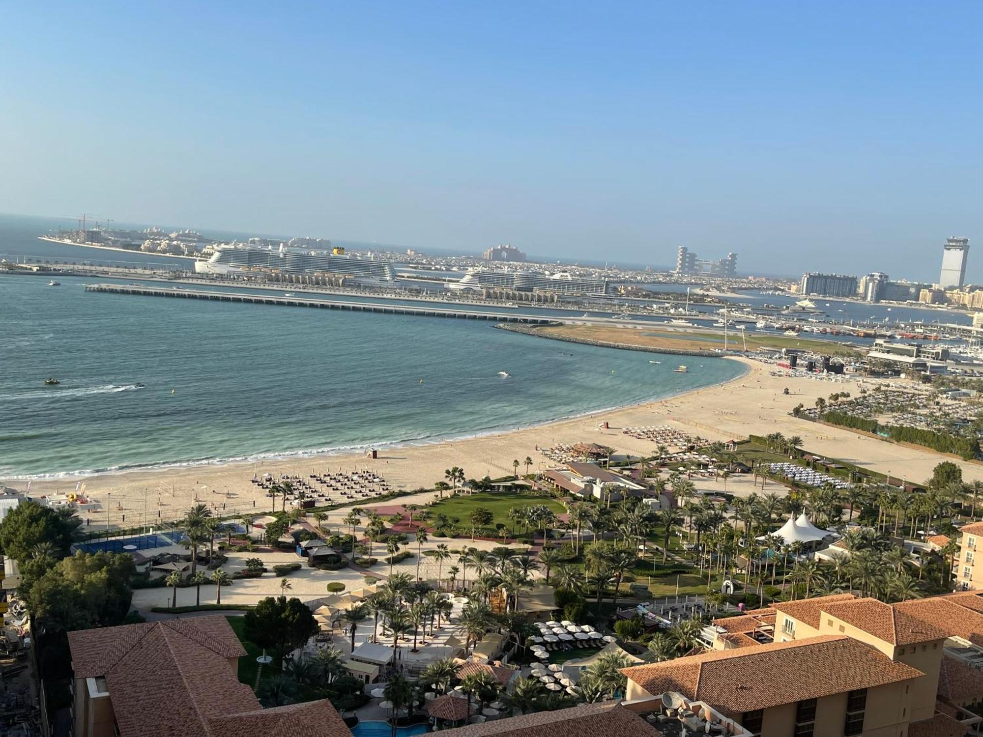 Seaview Beach Jbr - Walk To Beach - Gym - Pool - Metro Station Hostel Dubai
