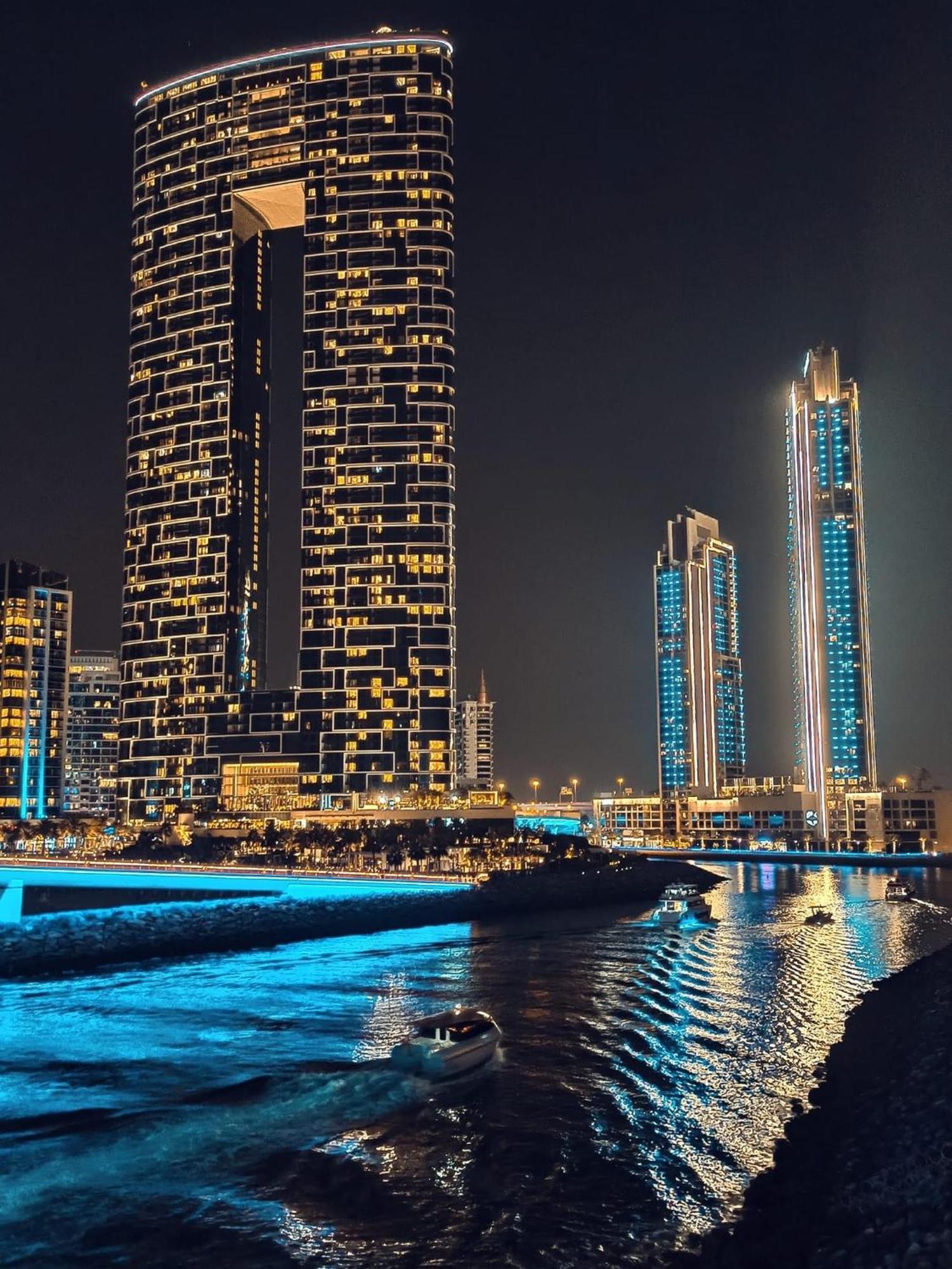 Hostel Seaview Beach Jbr - Walk To Beach - Gym - Pool - Metro Station *