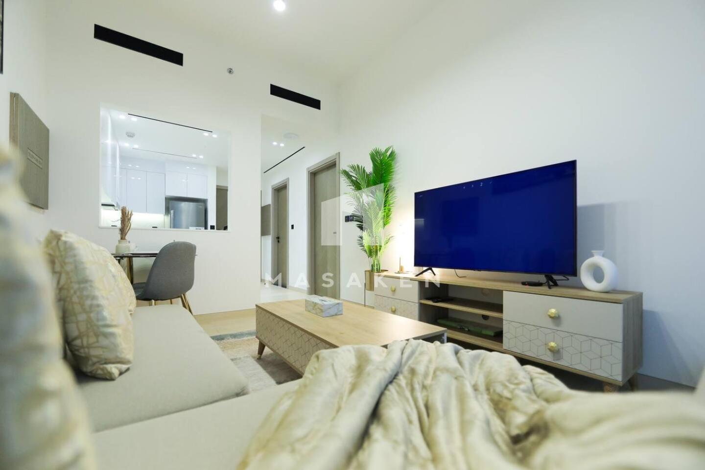 Apartment Modern & Smart 1bedroom In Jvc - Fully Furnished *