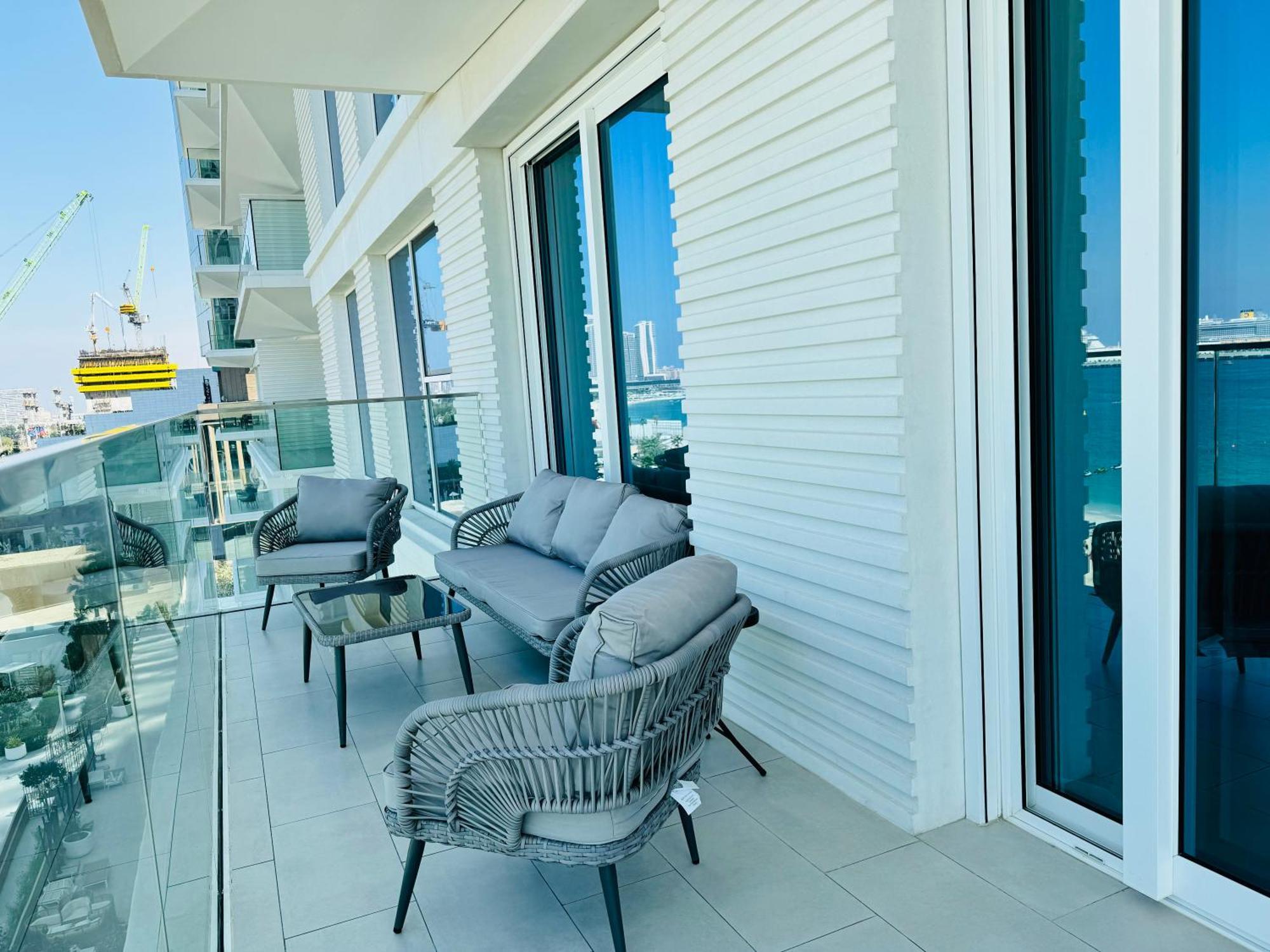 Apartment Luxury Brand New 2 Bedroom In La View -jbr