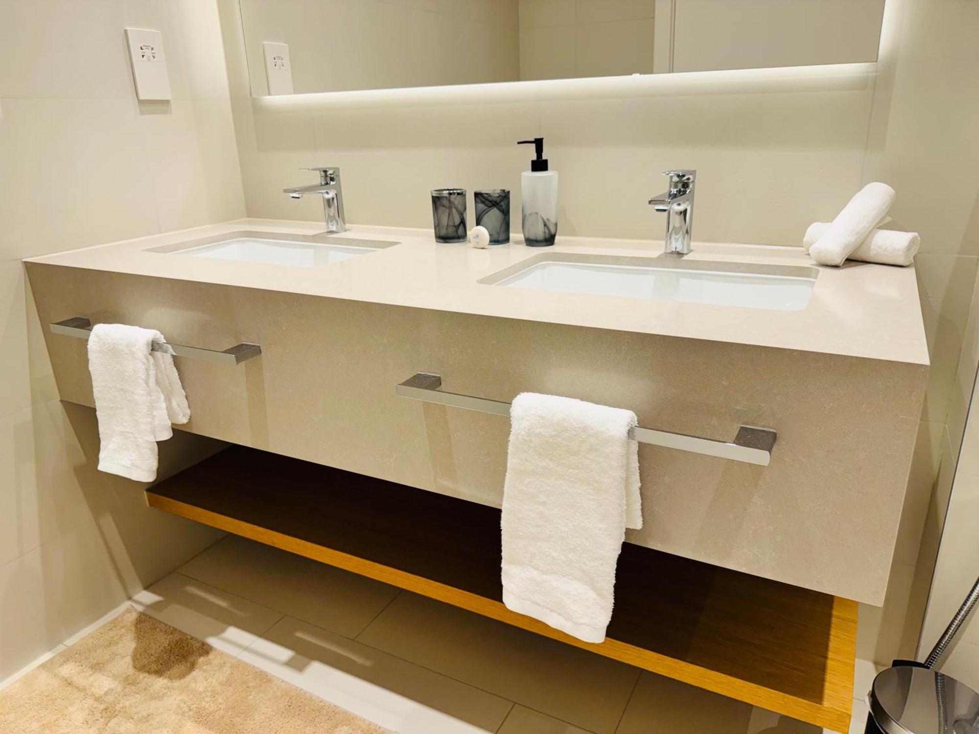 Luxury Brand New 2 Bedroom In La View -jbr Dubai