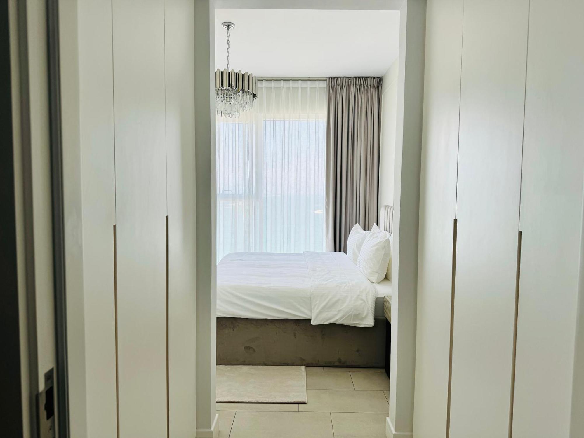 Luxury Brand New 2 Bedroom In La View -jbr * Dubai