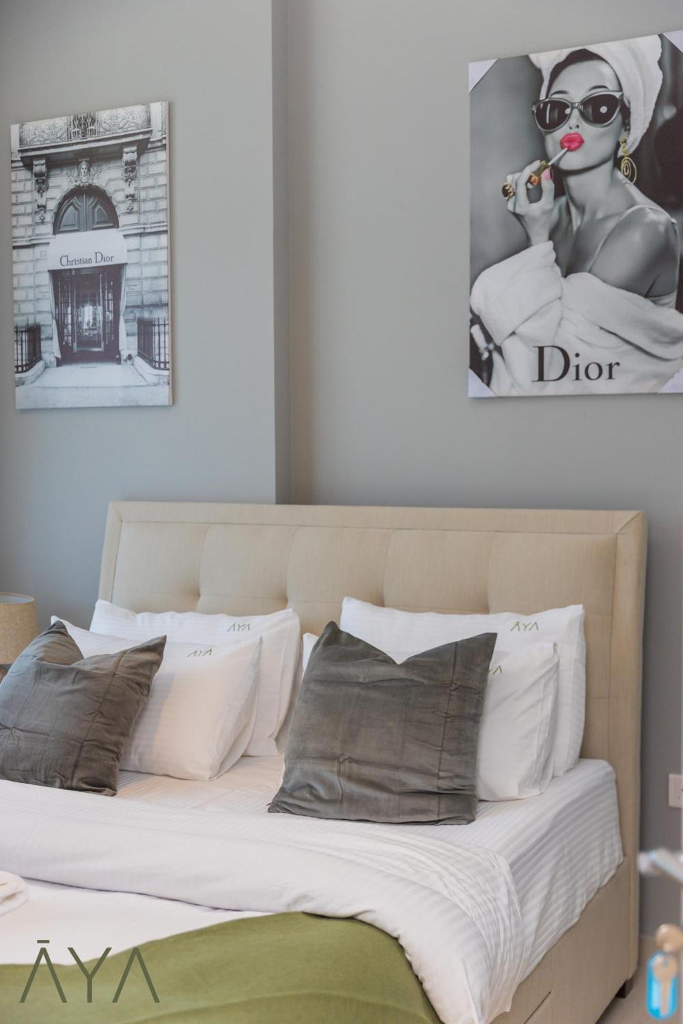 Apartment Aya Boutique - Aqua Canal One-bedroom Retreat At Zada Tower Dubai