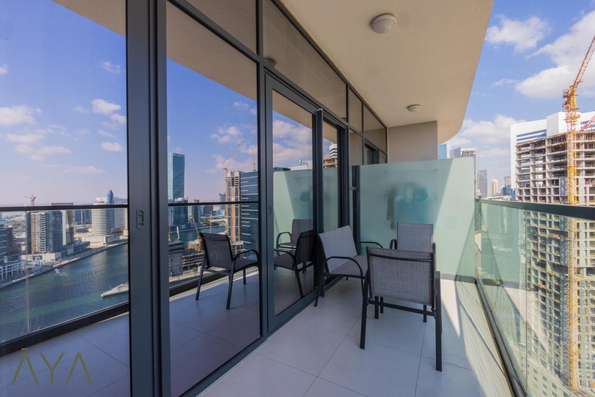 Apartment Aya Boutique - Aqua Canal One-bedroom Retreat At Zada Tower