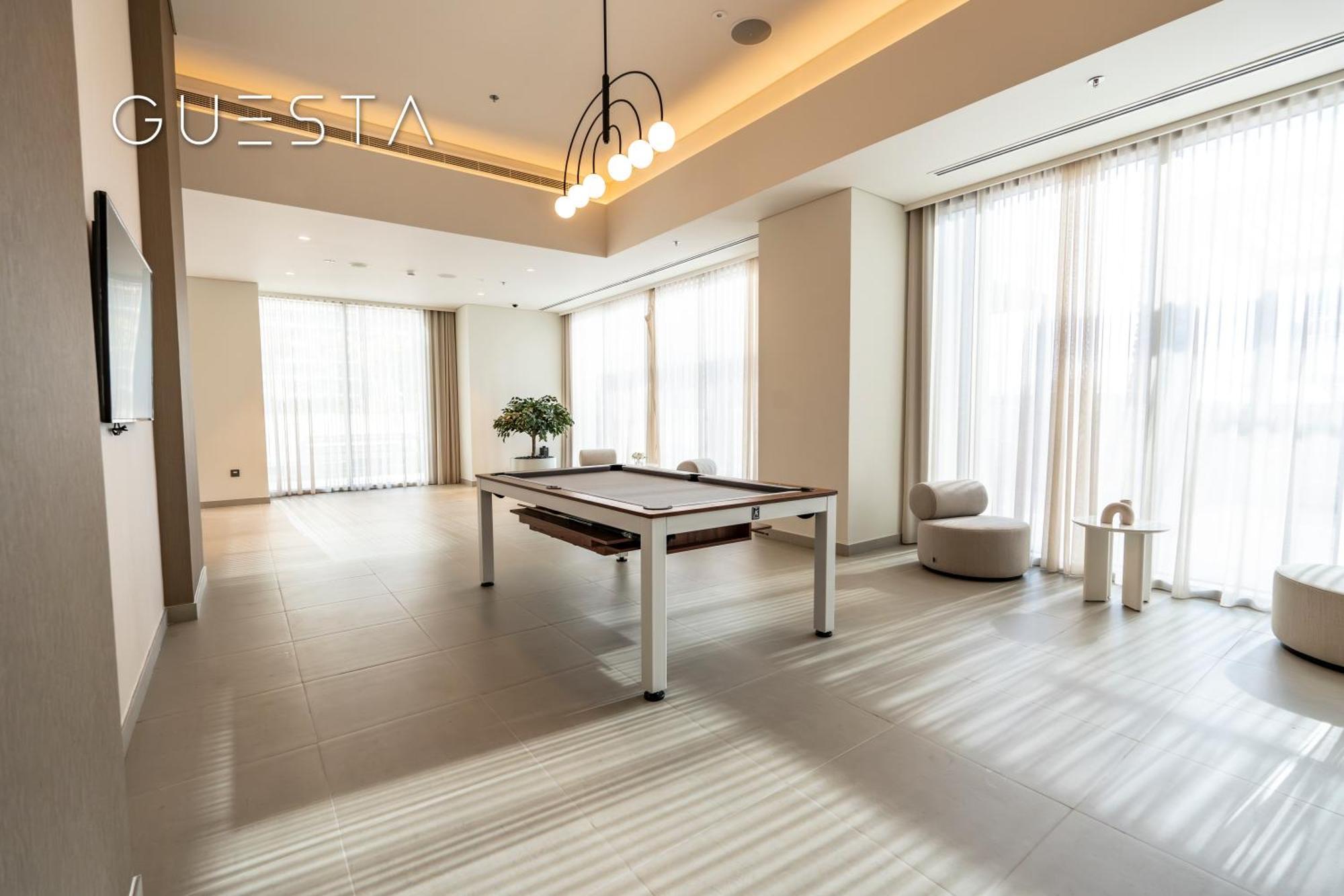 Apartment Tower By Emaar, Downtown *
