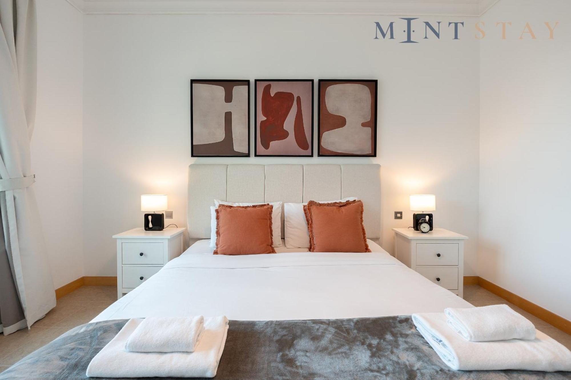 Shoreline 7, Palm Jumeirah - Mint * Dubai