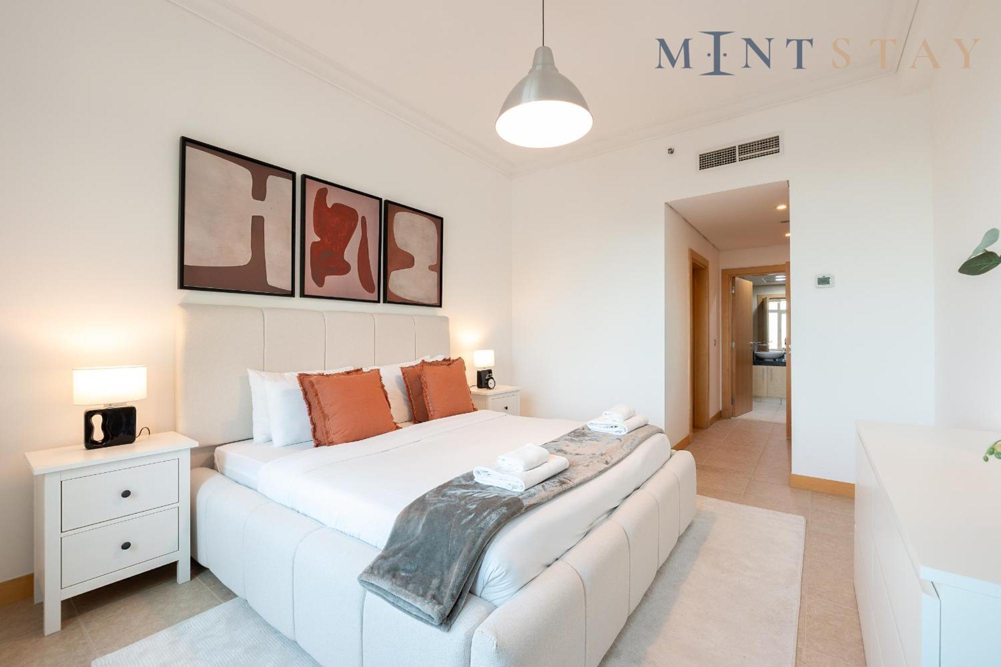 Shoreline 7, Palm Jumeirah - Mint * Dubai