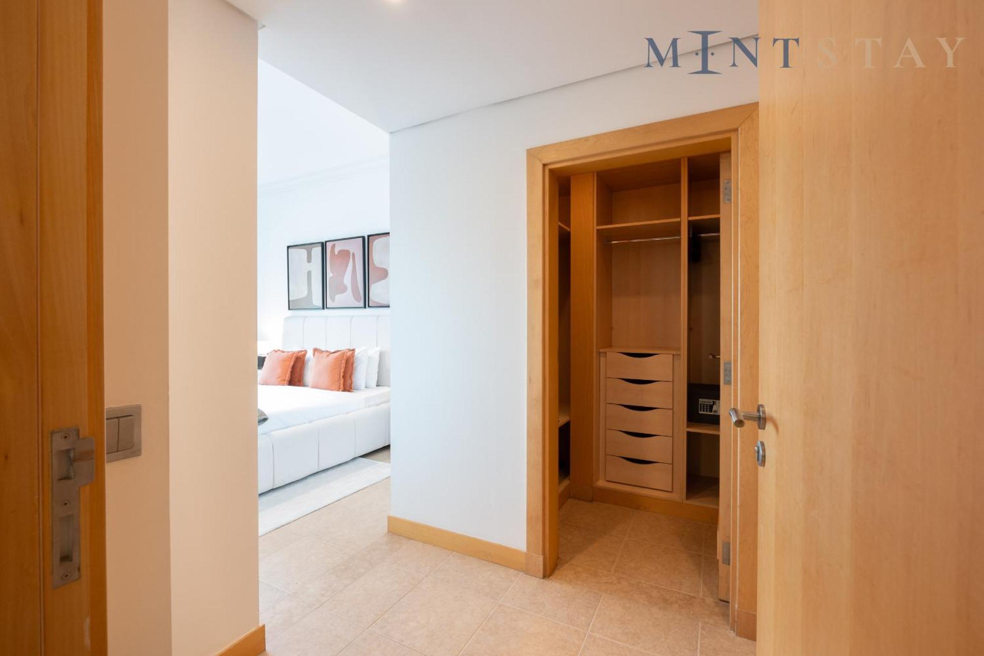 Apartment Shoreline 7, Palm Jumeirah - Mint Dubai