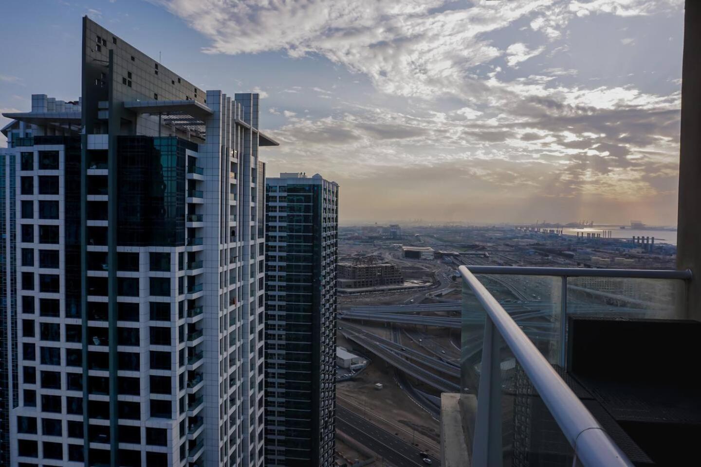 Apartment Spacious Jlt High Floor 1bed Wstunning Views Dubai