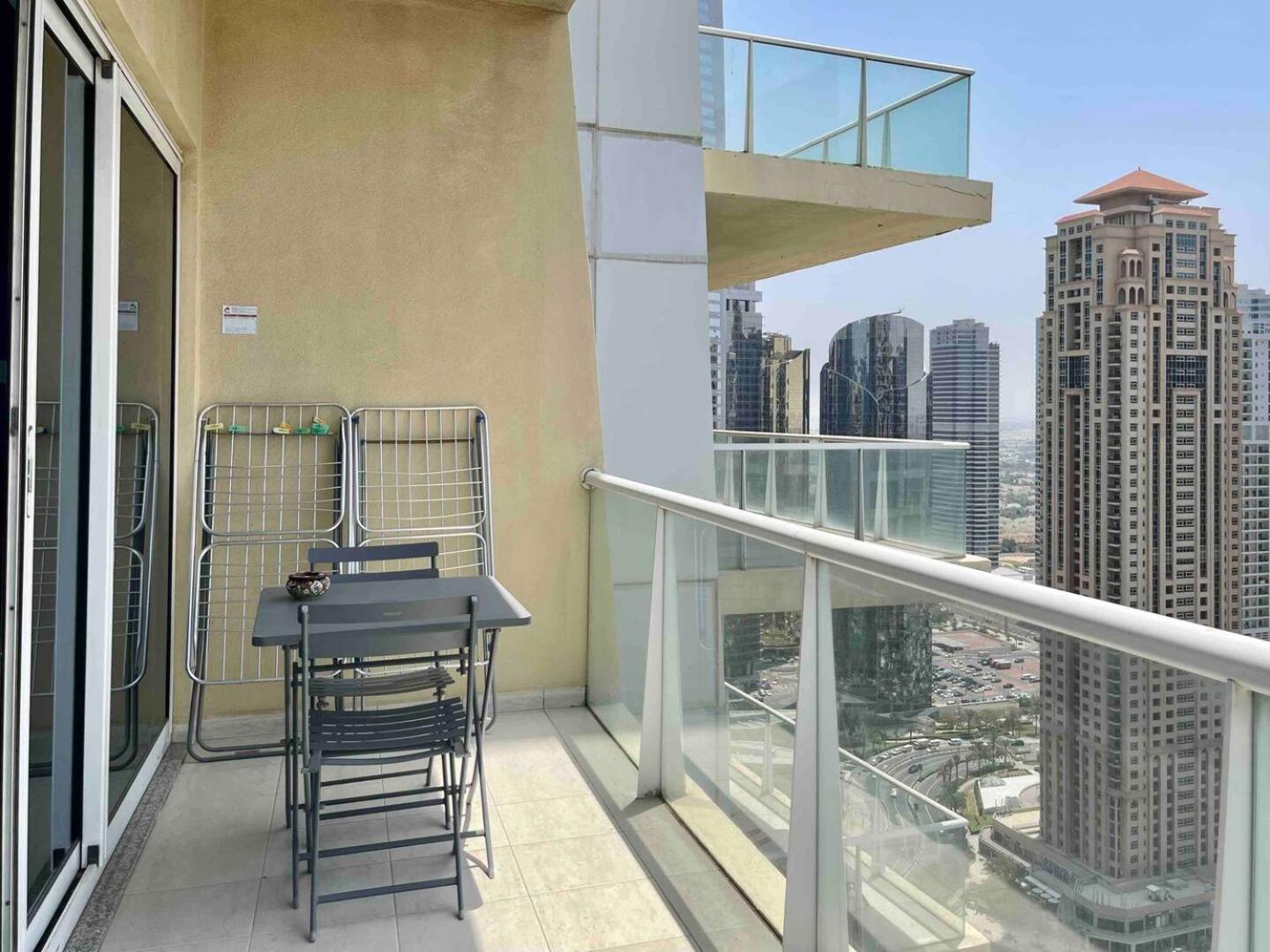 Spacious Jlt High Floor 1bed Wstunning Views Apartment *