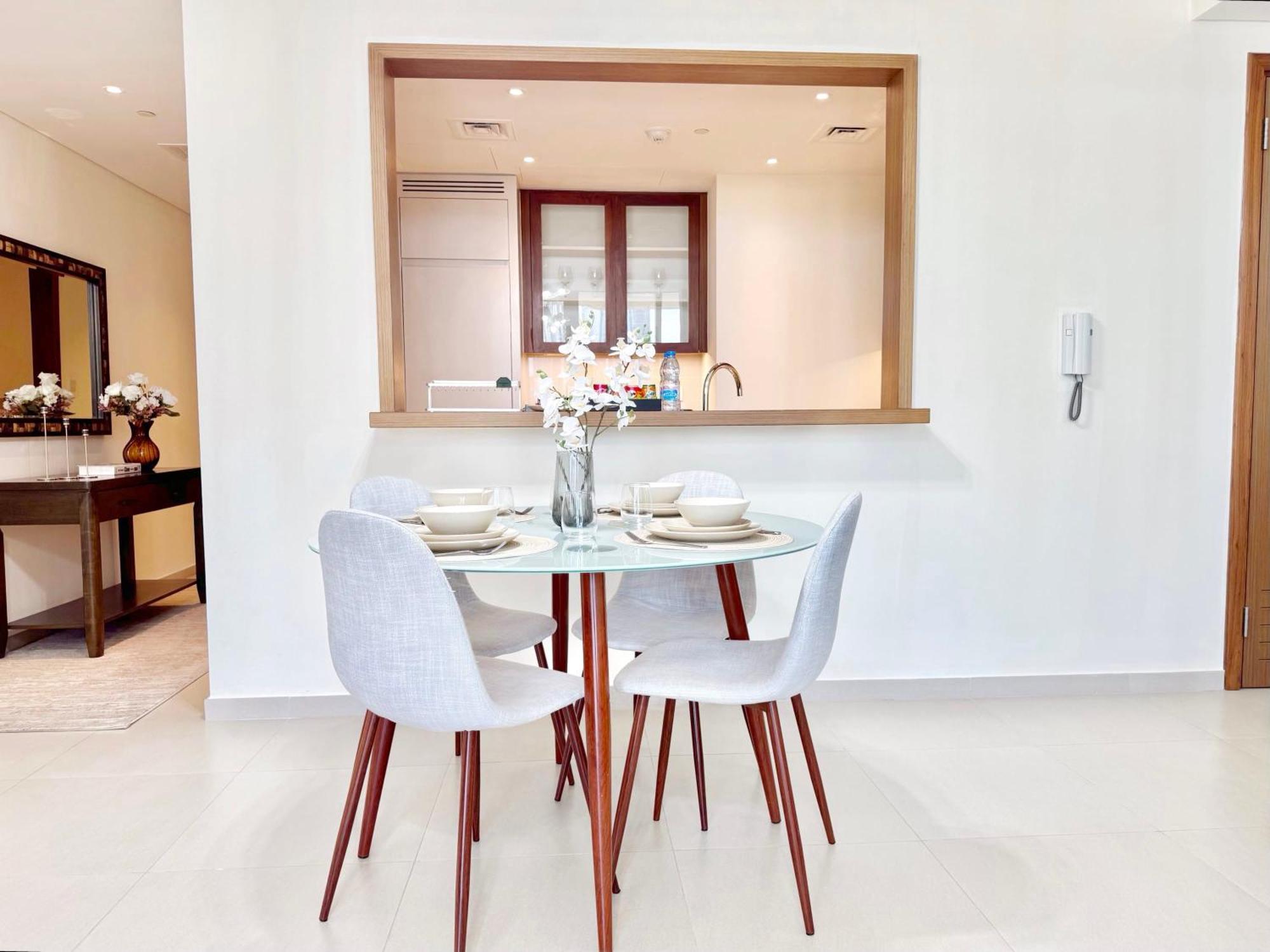 Apartment Spacious And Vibrant 1br In Boulevard Heights *