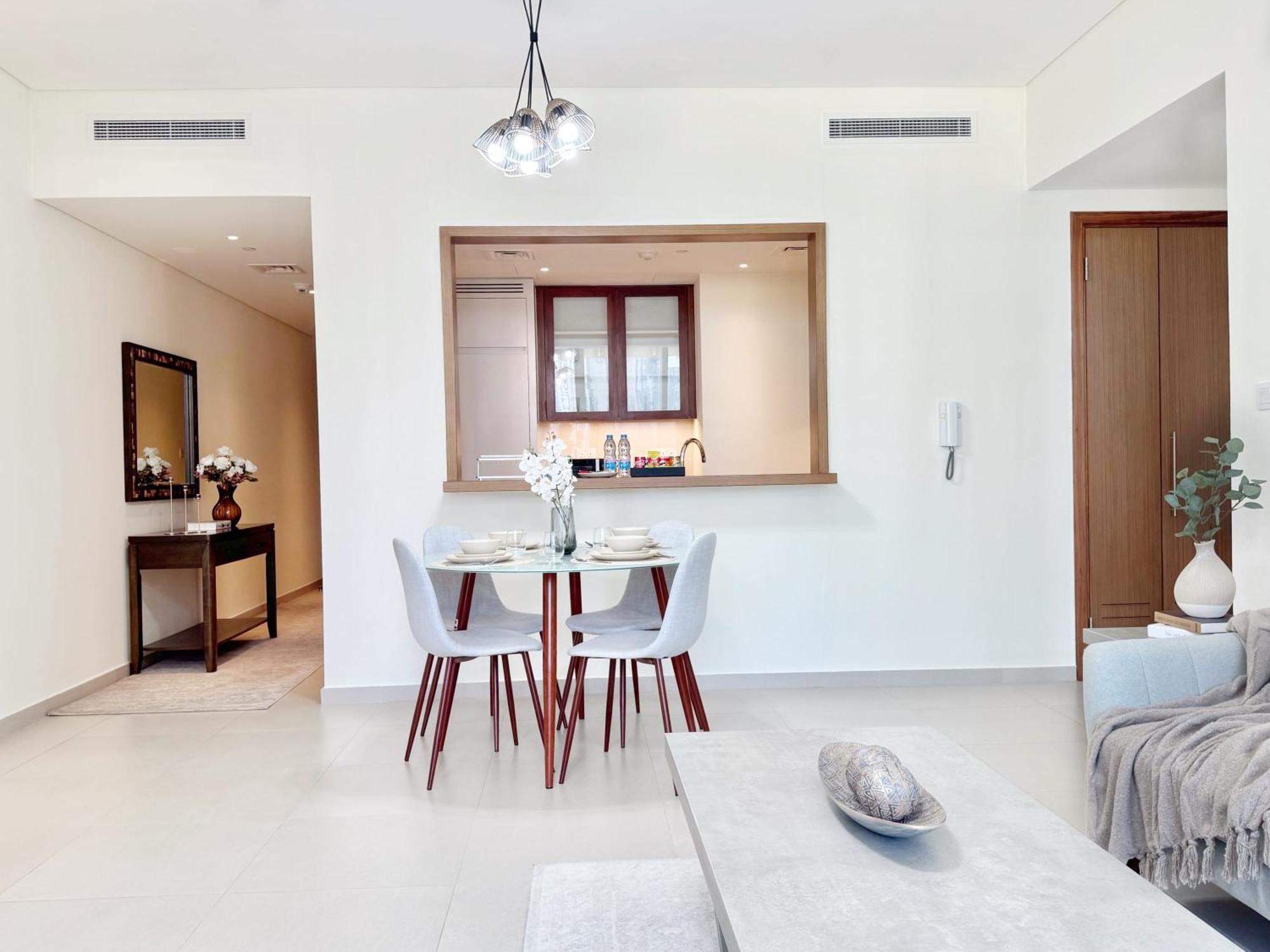 Spacious And Vibrant 1br In Boulevard Heights Apartment