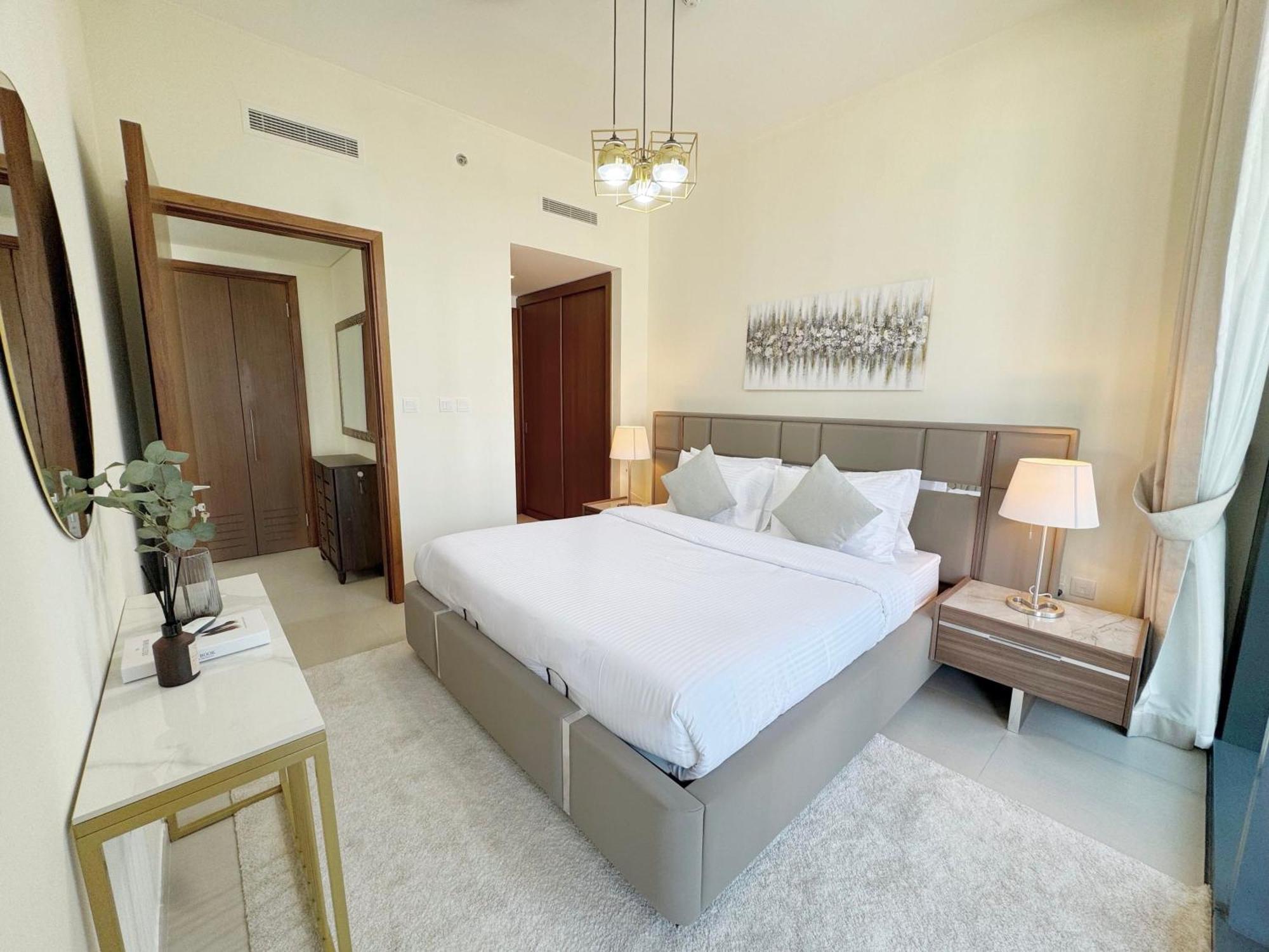 Spacious And Vibrant 1br In Boulevard Heights Apartment *