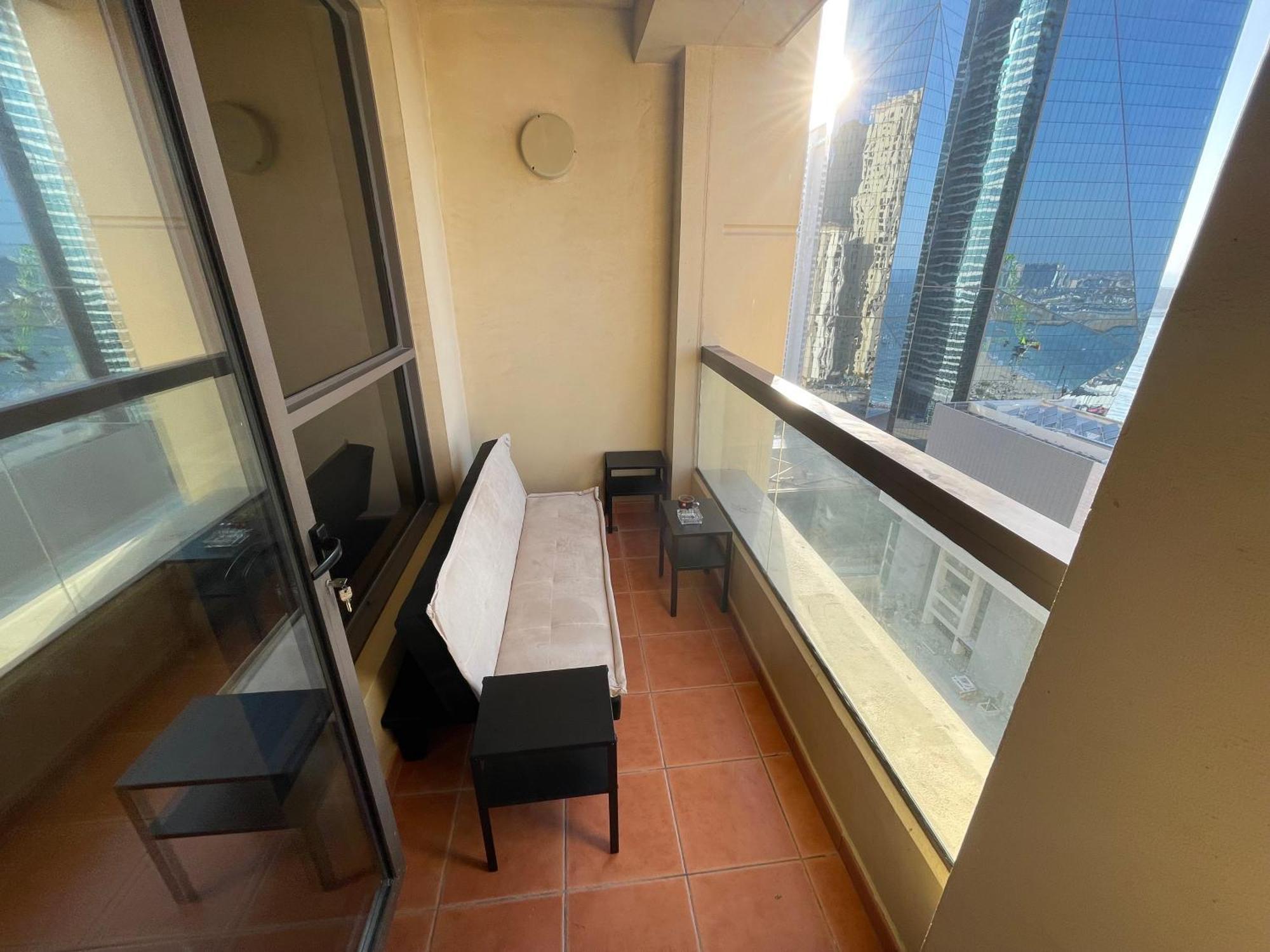 Seaview Beach Jbr - Walk To Beach - Gym - Pool - Metro Station *