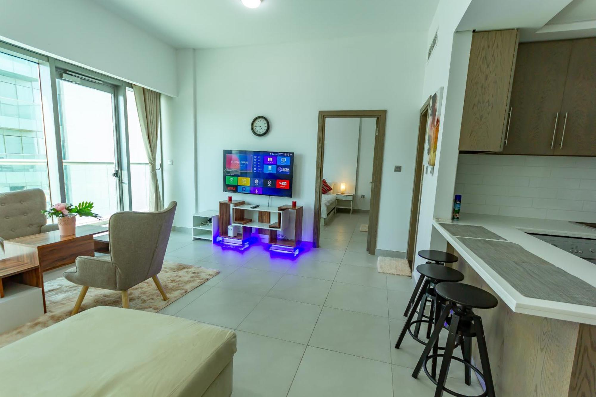 Apartamento Deluxe One Bedroom For Rent In Al Barsha South