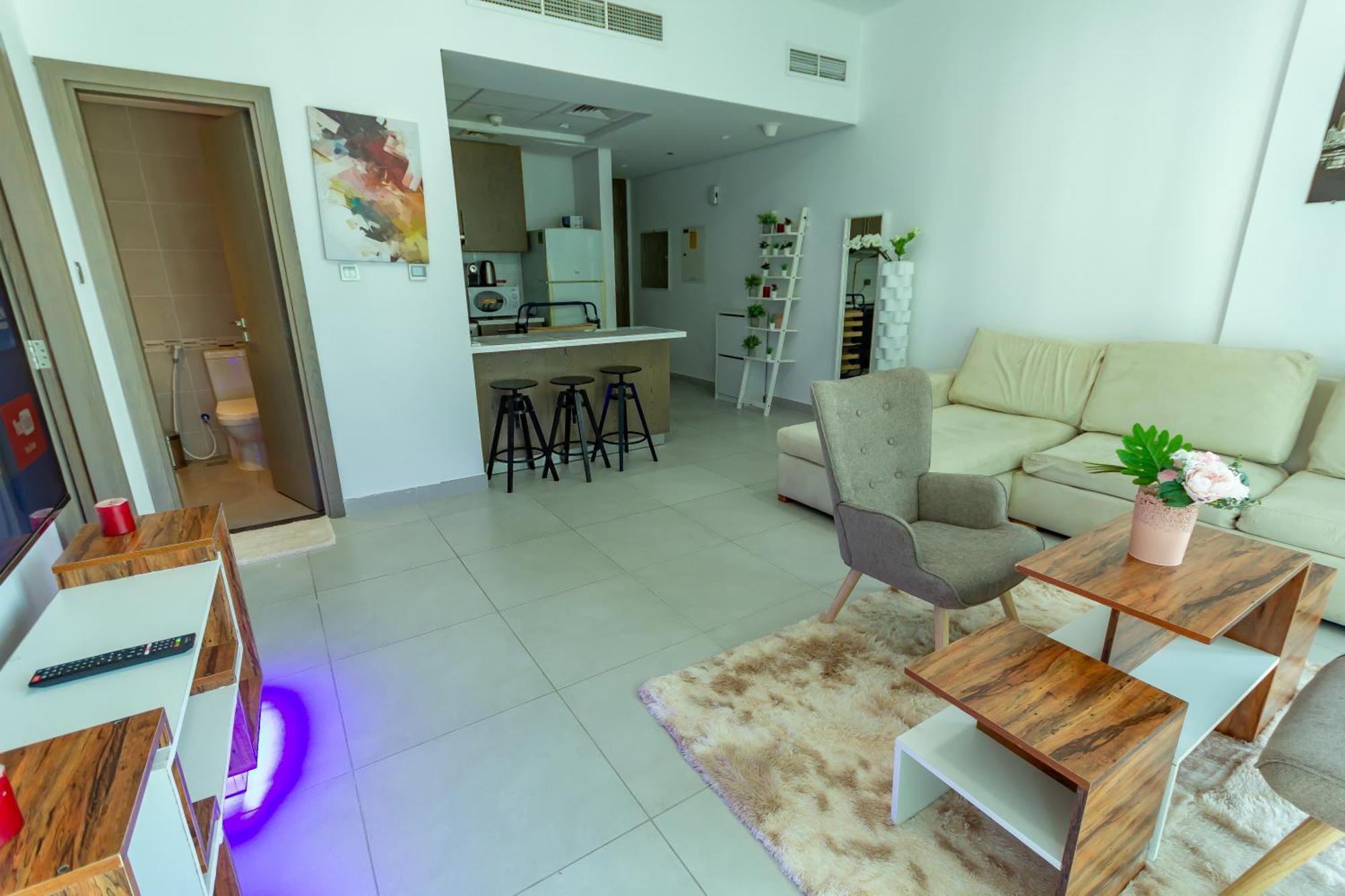 Apartamento Deluxe One Bedroom For Rent In Al Barsha South