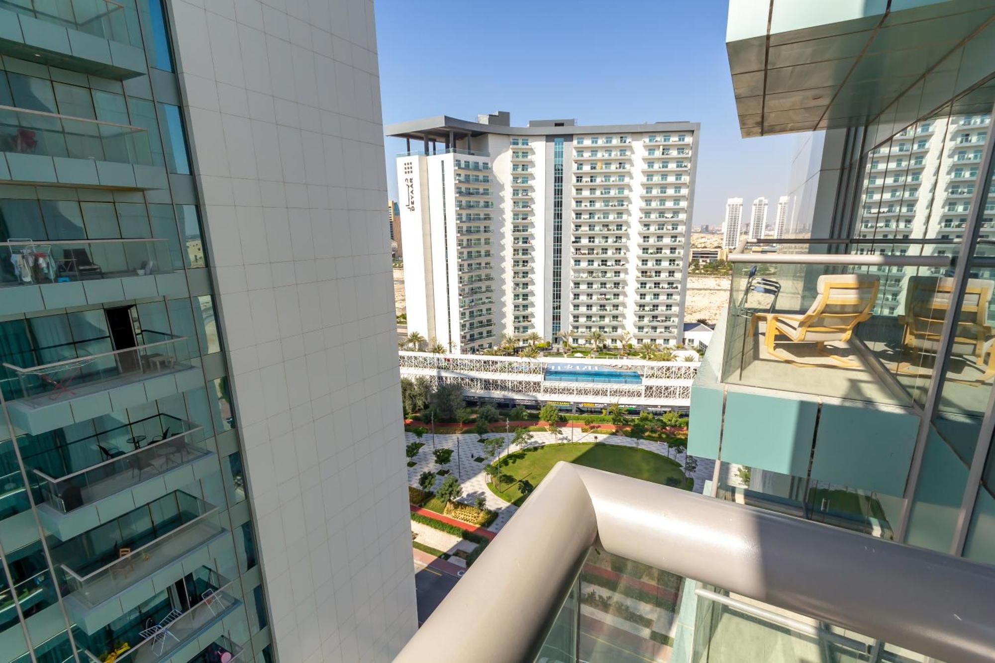 Apartamento Deluxe One Bedroom For Rent In Al Barsha South Dubai
