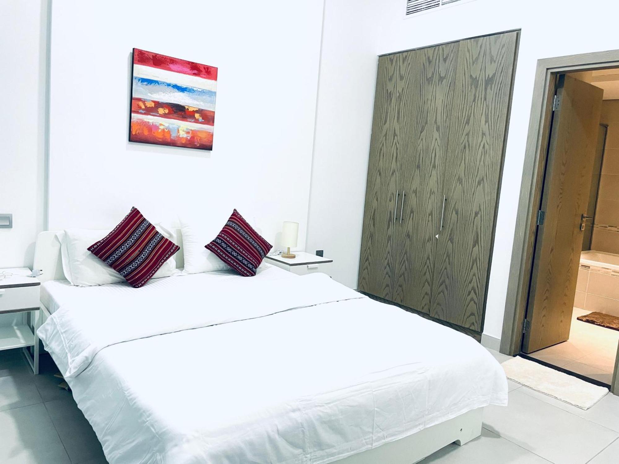 Apartamento Deluxe One Bedroom For Rent In Al Barsha South