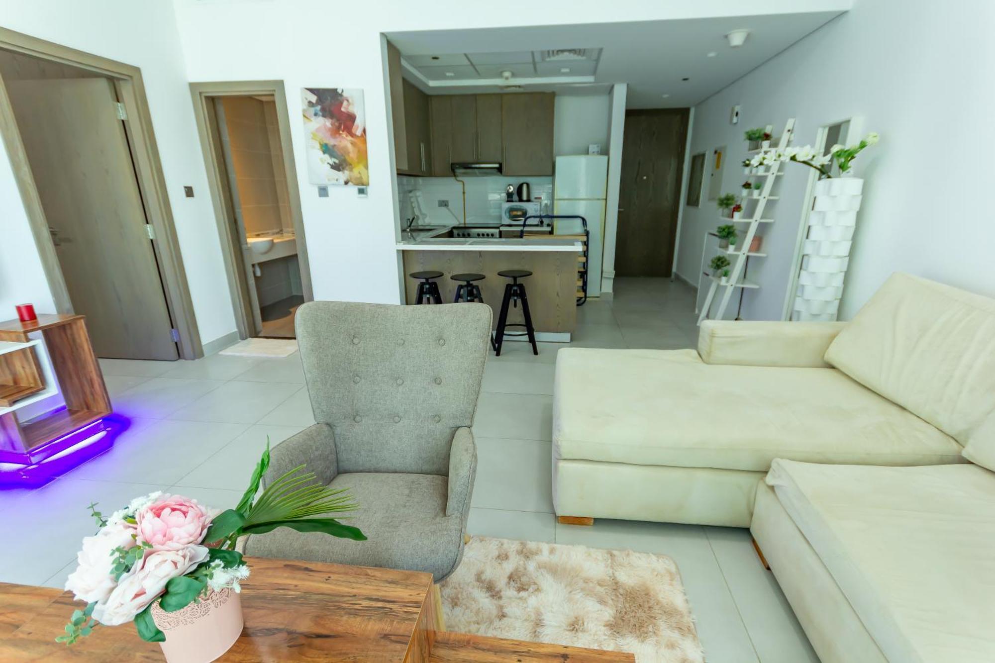 Deluxe One Bedroom For Rent In Al Barsha South * Dubai