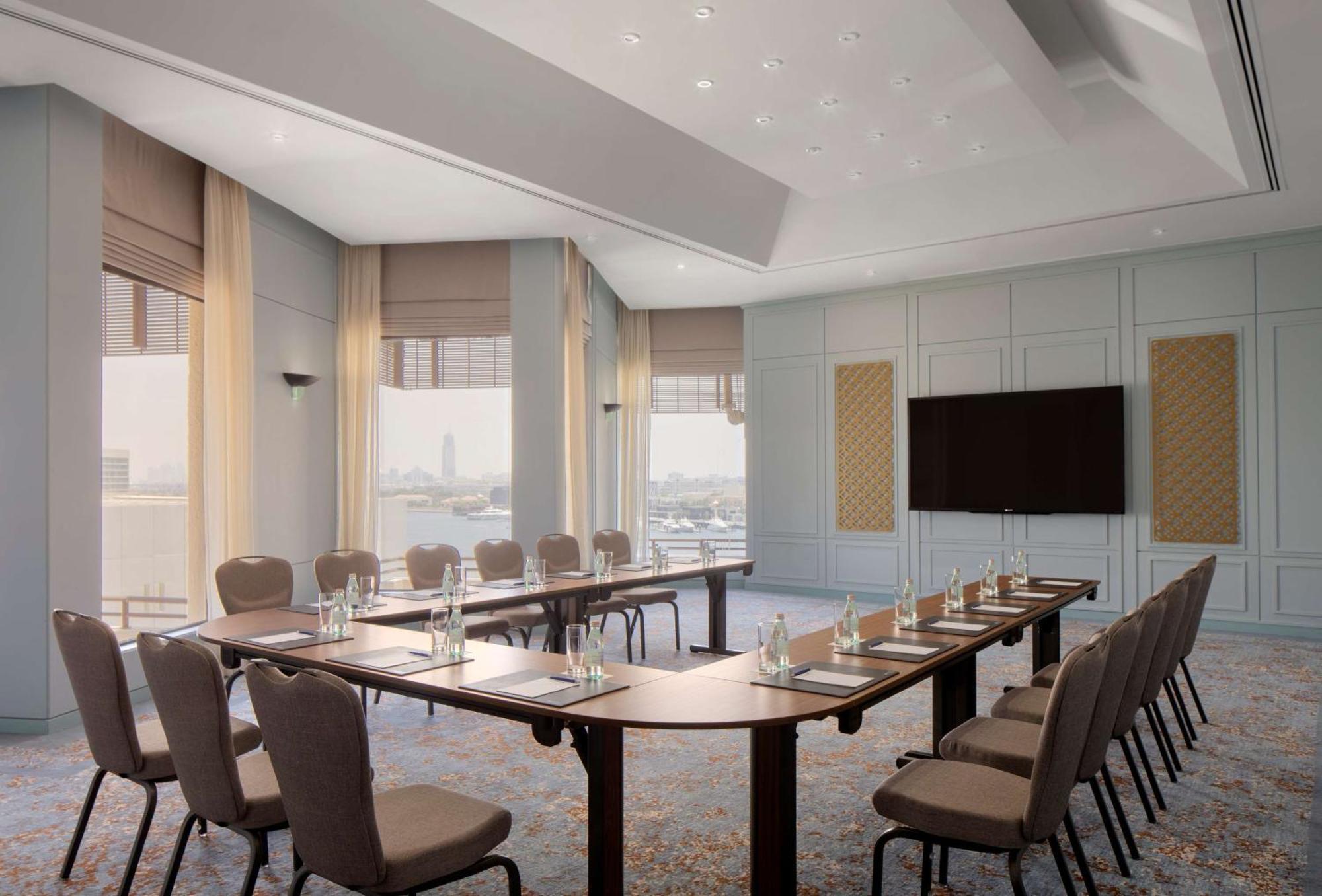 Hotel Radisson Blu Hotel, Deira Creek 5*