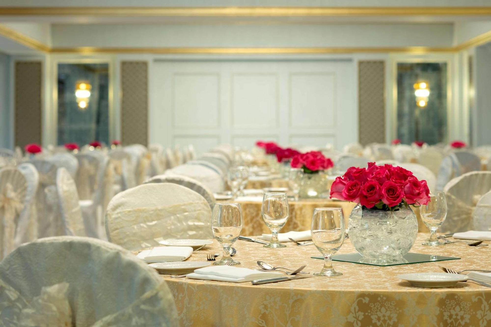 Radisson Blu Hotel, Deira Creek Dubai