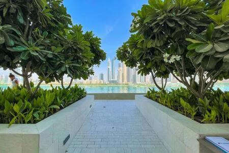 Private Beachfront 1 Bed With 180 View Of Marina Skyline Apartment Dubai