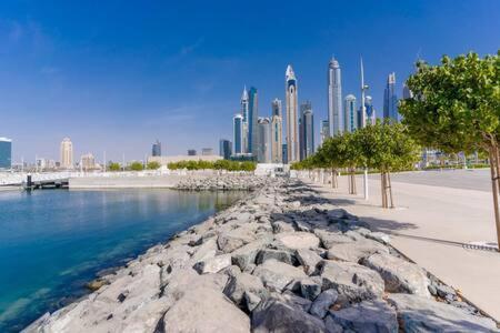 Private Beachfront 1 Bed With 180 View Of Marina Skyline Apartment *