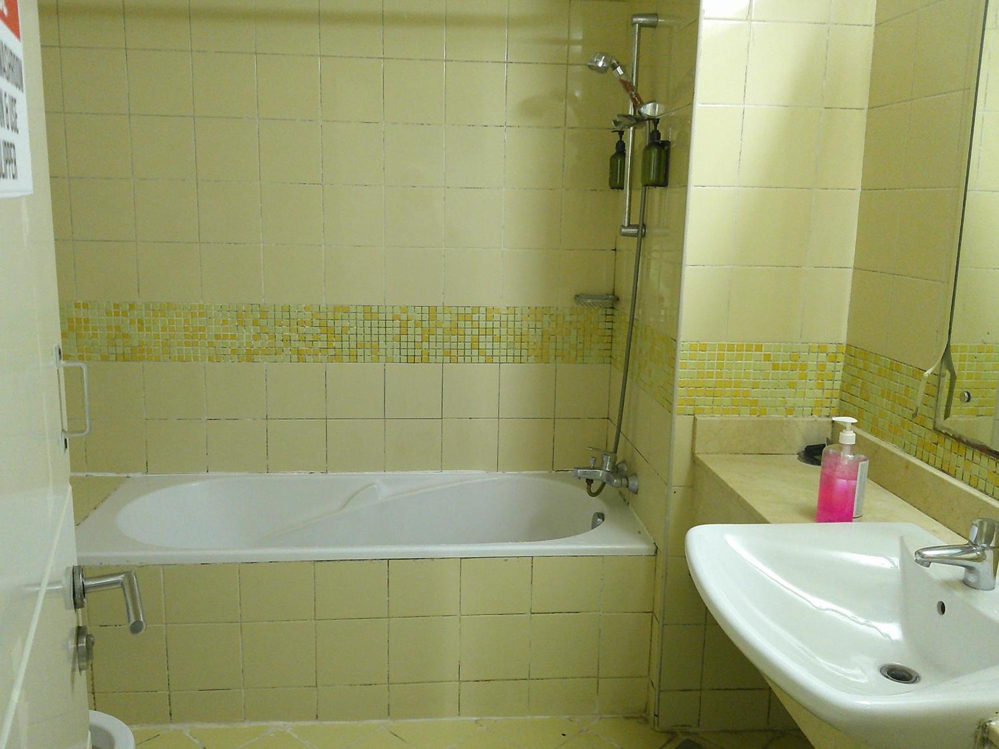 Ruby Star Budget With Shared Washroom Access 321 Dubai